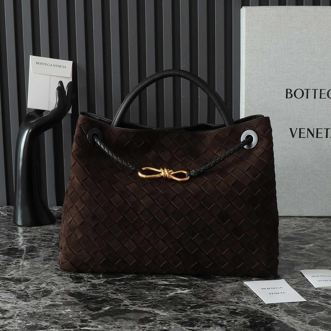 Bottega Veneta Andiamo Handbag: Woven Leather, Adjustable Strap, Spacious Interior 2 a1727676788426 8778