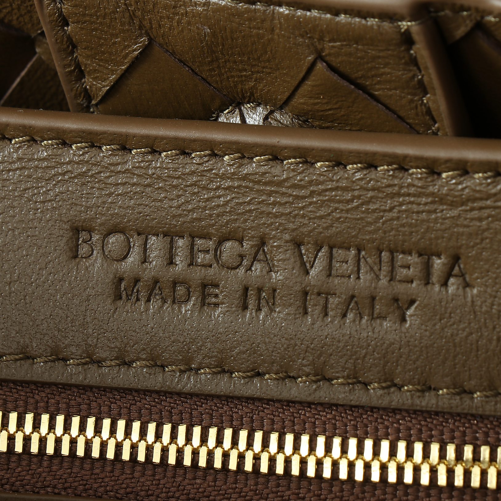 Bottega Veneta Andiamo Handbag: 2023 Woven Leather Tote, Spacious & Stylish 9 a1730955475897 4570