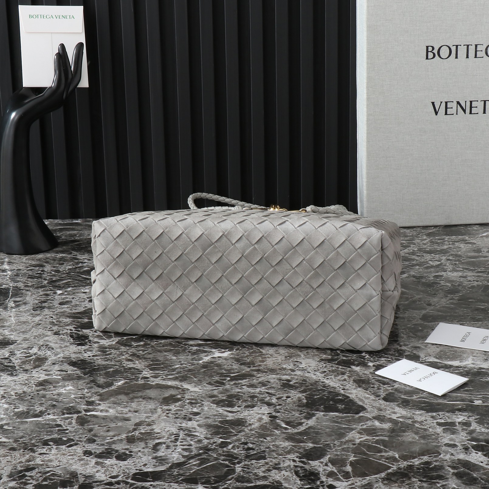 Bottega Veneta Andiamo Medium Grey Leather Bag with Iconic Intrecciato Weave 4 a1733635091109 1276