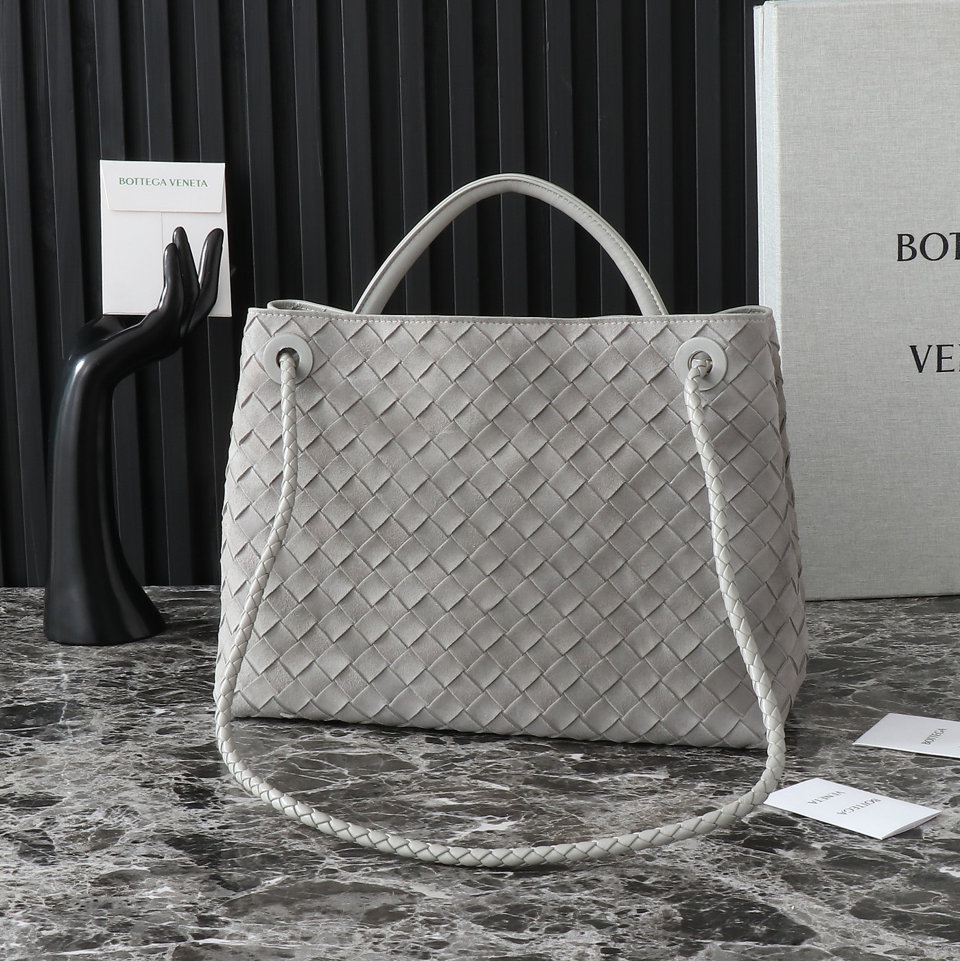Bottega Veneta Andiamo Medium Grey Leather Bag with Iconic Intrecciato Weave 3 a1733635091390 6176