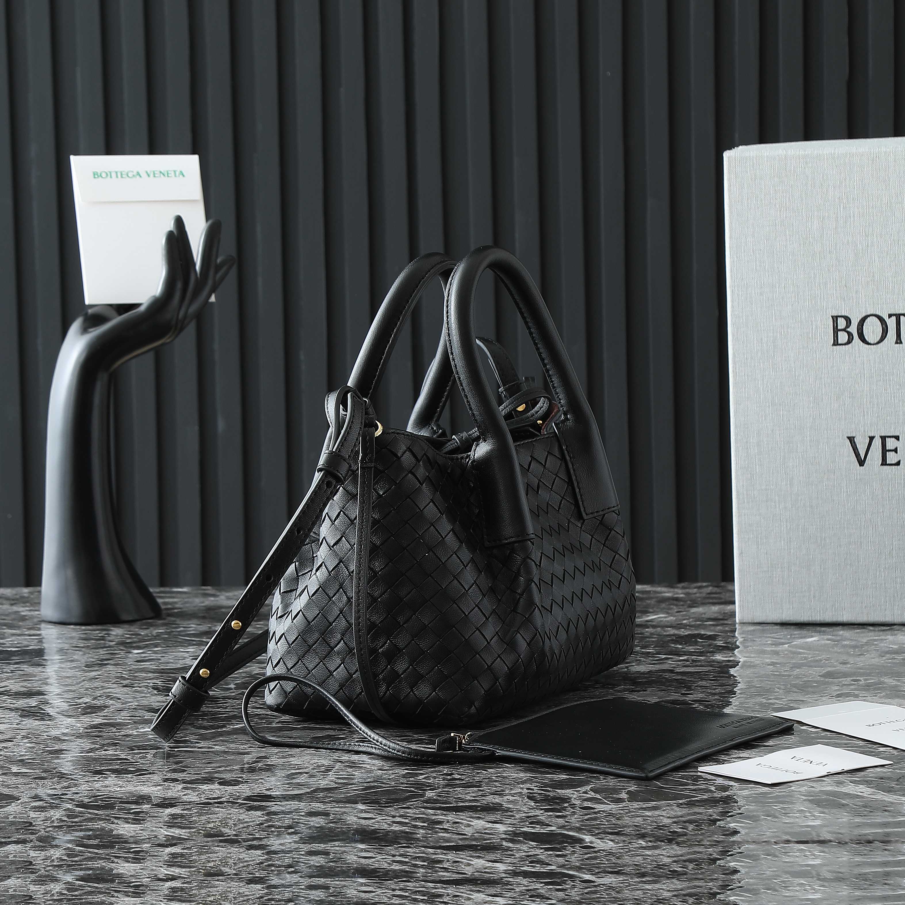 Bottega Veneta Mini Pinacoteca Two-Tone Woven Handbag, 24*15*12cm 4 a1744735872284 0154