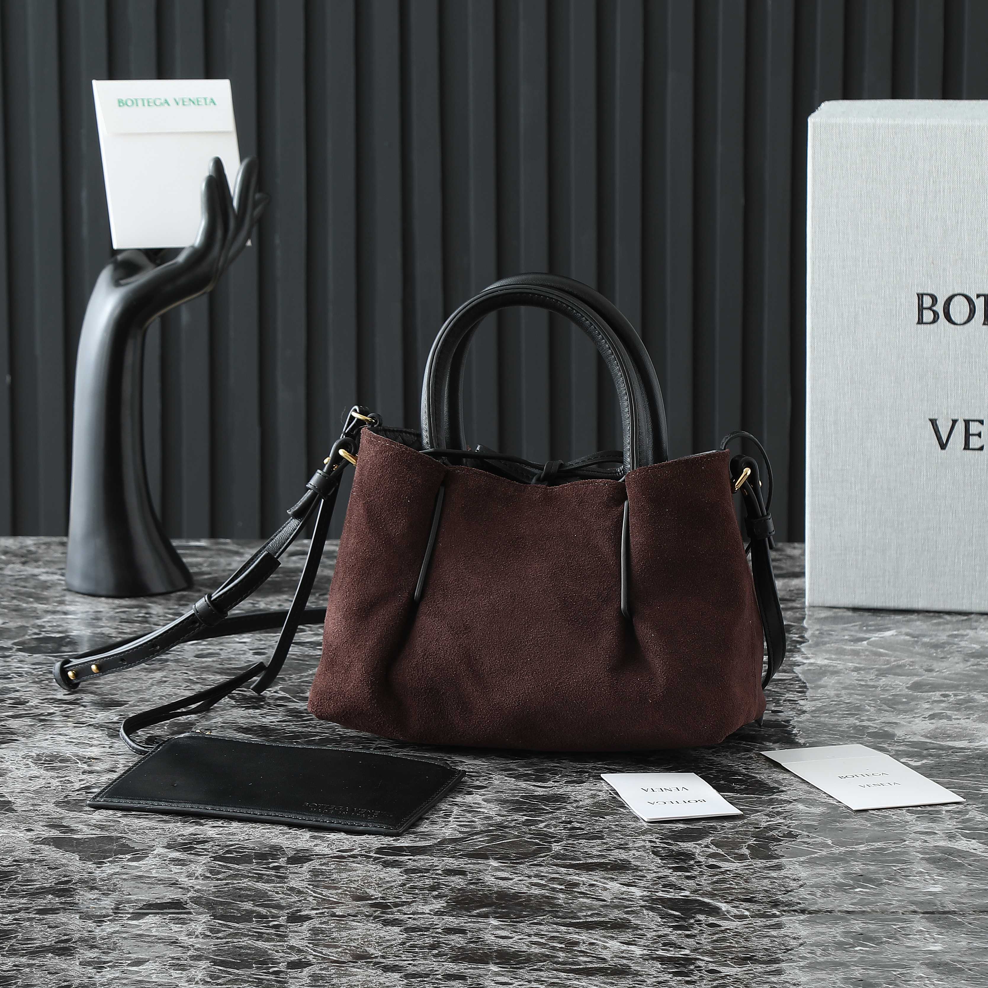 Bottega Veneta Mini Pinacoteca Two-Tone Woven Handbag, 24*15*12cm 3 a1744735875765 4283