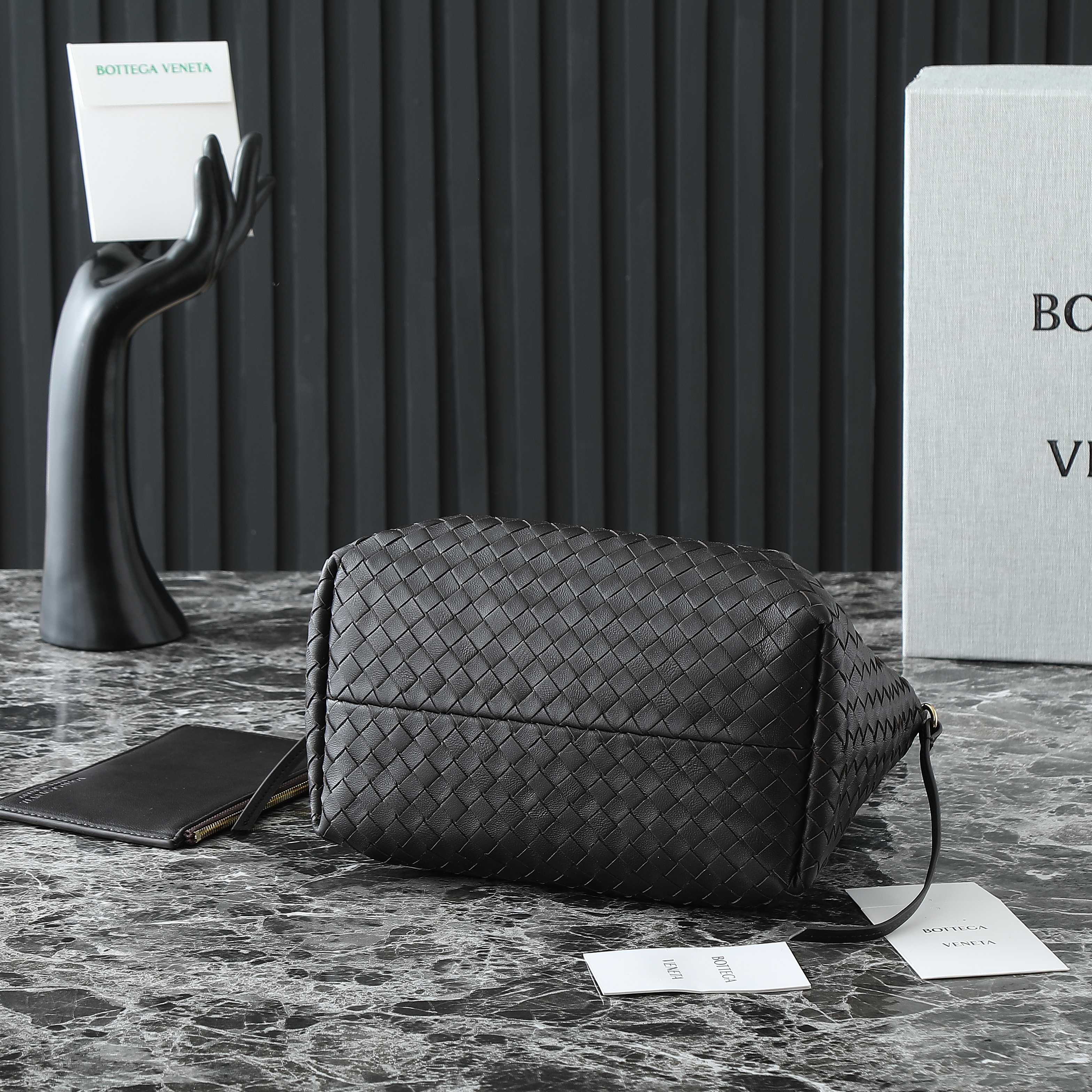 Bottega Veneta Mini Pinacoteca Black Leather Handbag, 24*15*12cm 6 a1744736150872 1686
