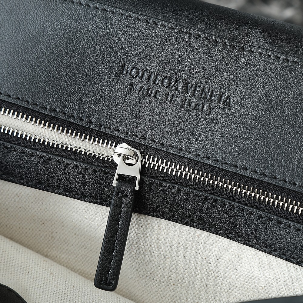 Bottega Veneta Andiamo Messenger Bag: Intrecciato Leather, Adjustable Strap 9 a1744816368819 8718