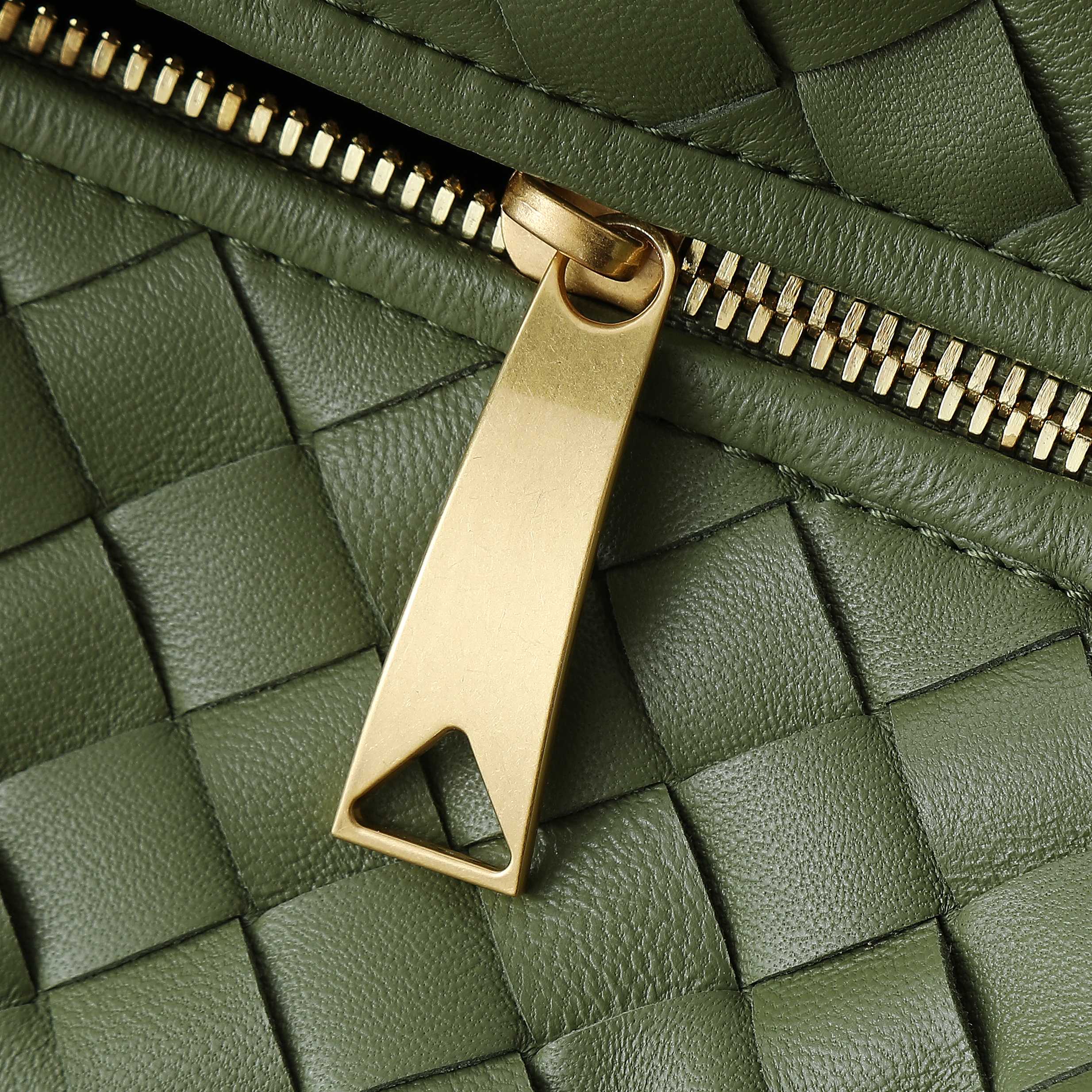 Large Woven Shoulder Bag, Stylish and Spacious, Inspired Design, 48x40x16cm 7 a1748410156229 0610
