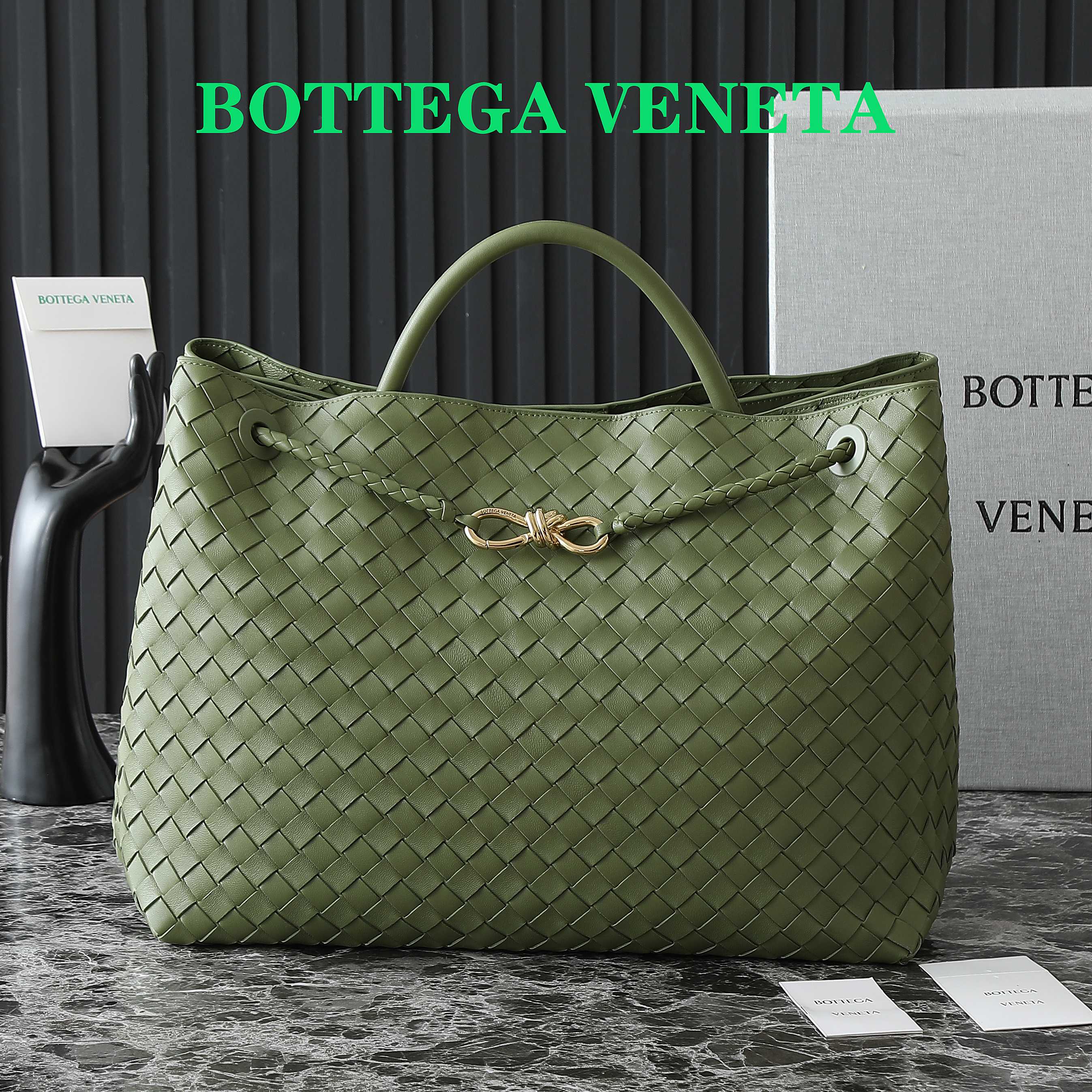Bottega Veneta Andiamo Large: Stylish, Versatile Leather Handbag 2 a1748410436236 2531