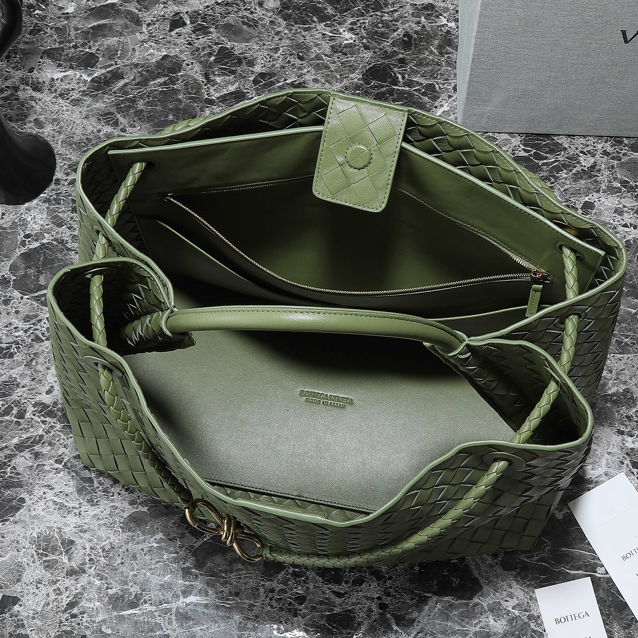 Bottega Veneta Andiamo Large: Stylish, Versatile Leather Handbag 9 a1748410436321 6337