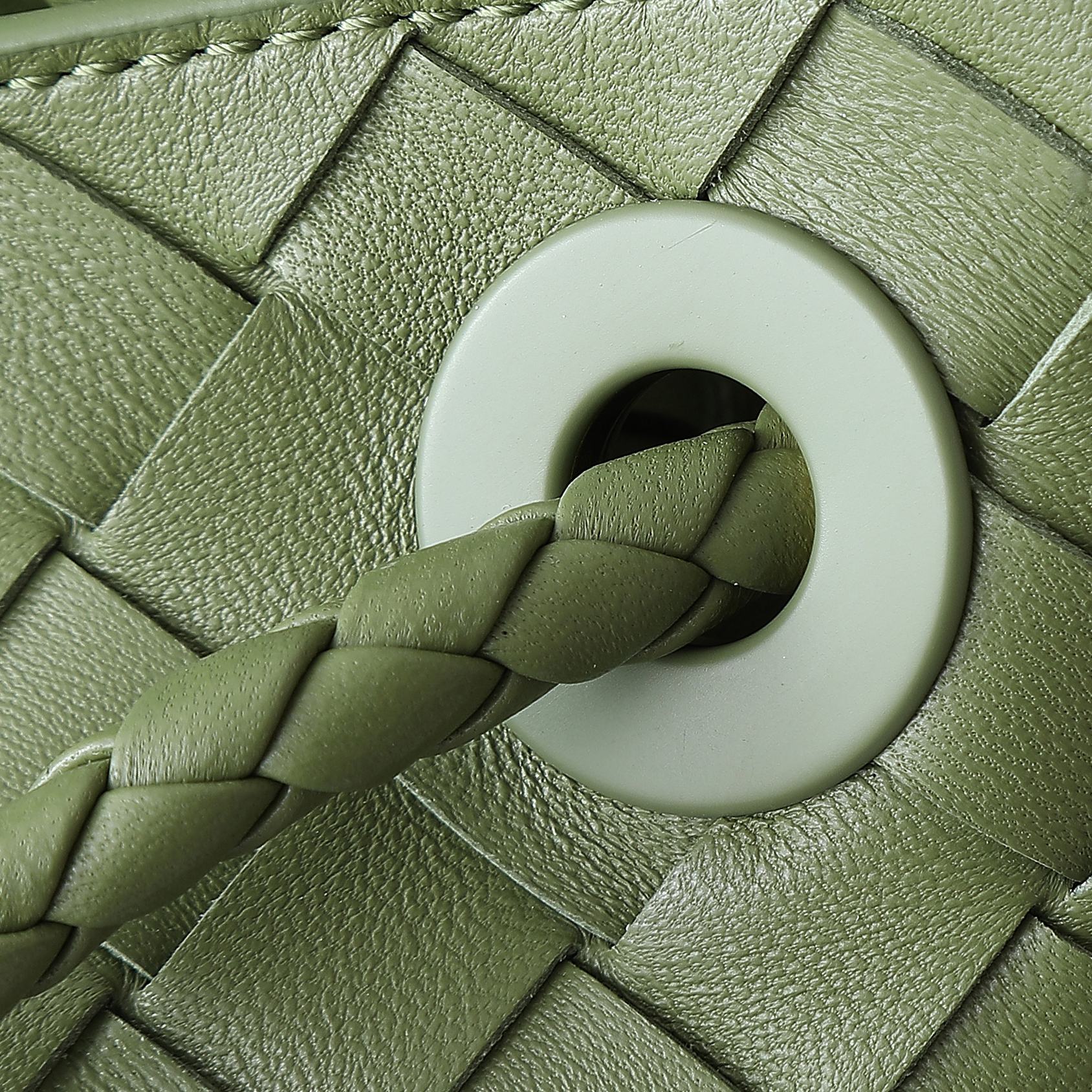 Bottega Veneta Andiamo Bag: Nappa Leather, Iconic Design, Spacious & Stylish 8 a1748410620878 2481