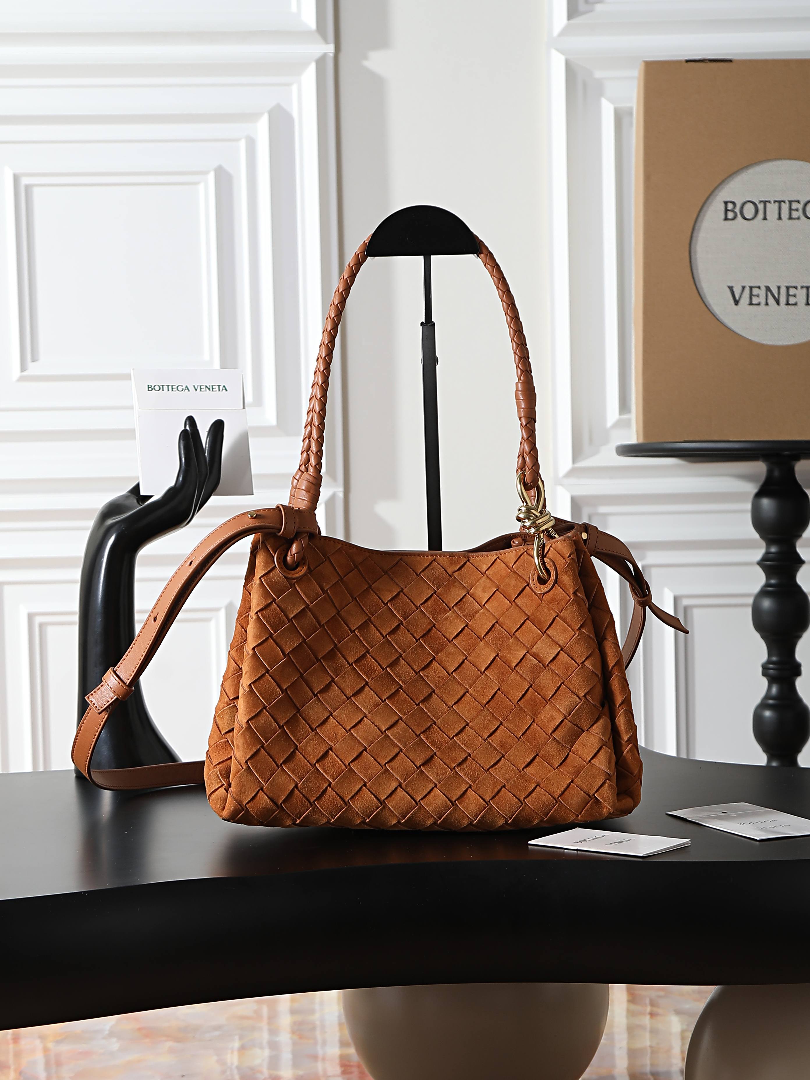 _dnM9sn8g8GGMnNy_O1uHbWzovynWth4Uxk6Wl-w