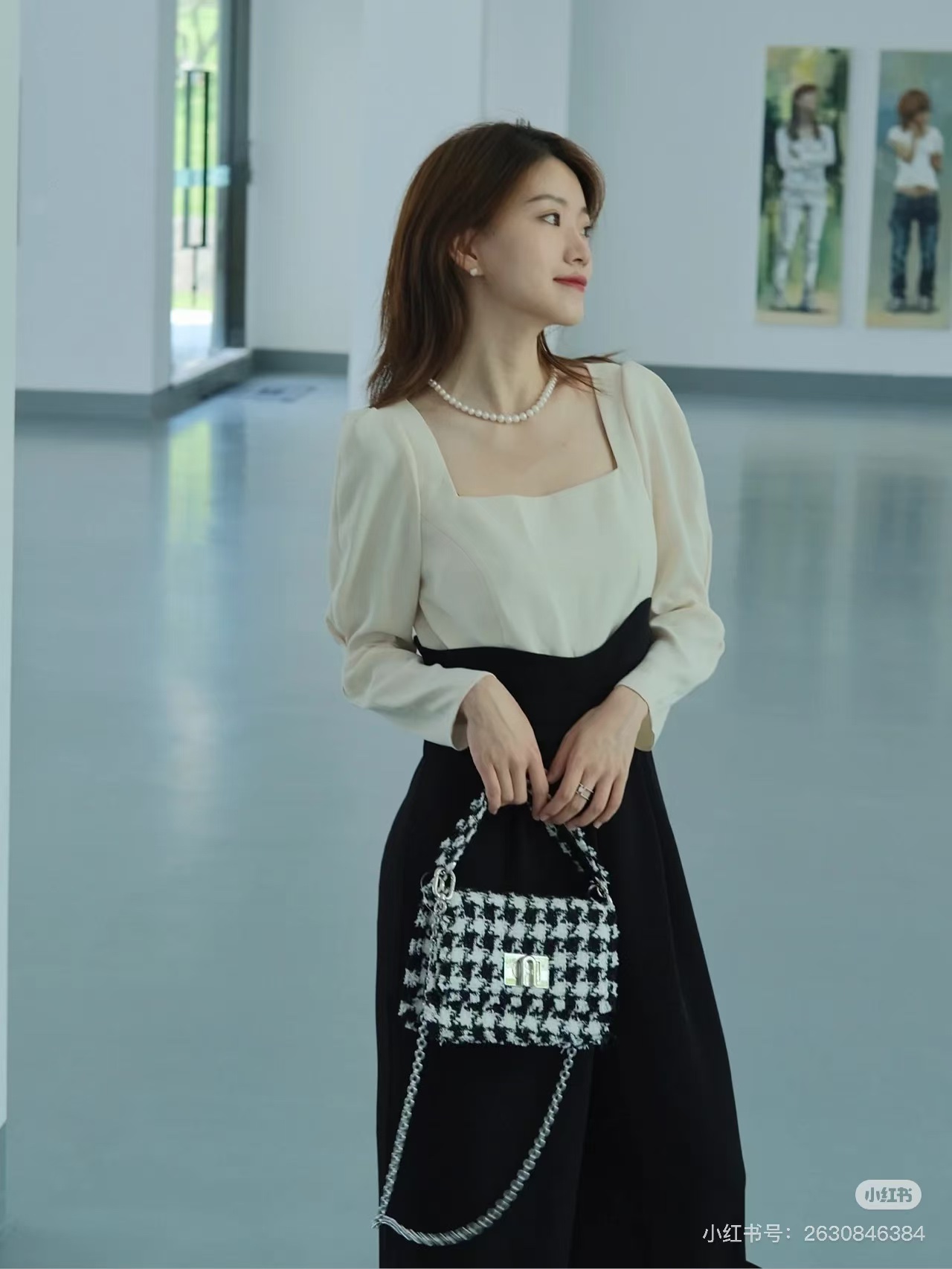 it pairs effortlessly with both tailored dresses and casual ensembles - Comprehensive 5