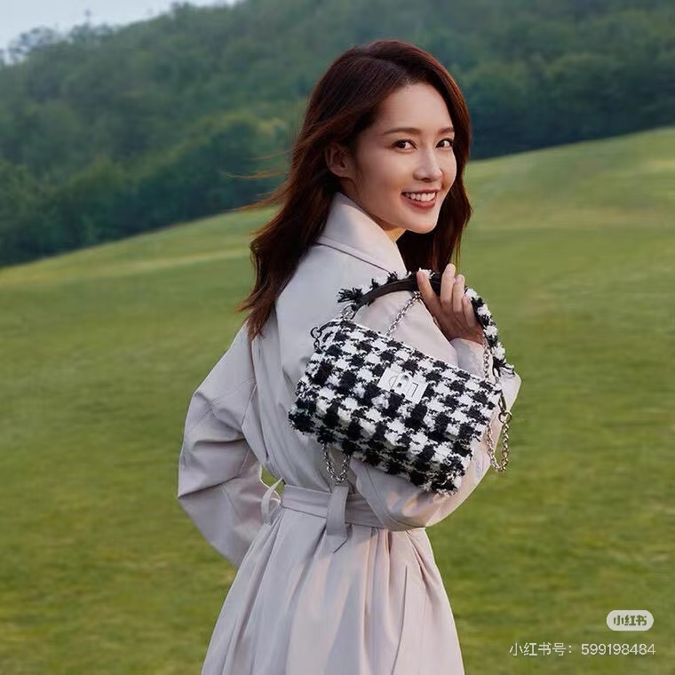 it pairs effortlessly with both tailored dresses and casual ensembles - Comprehensive 8