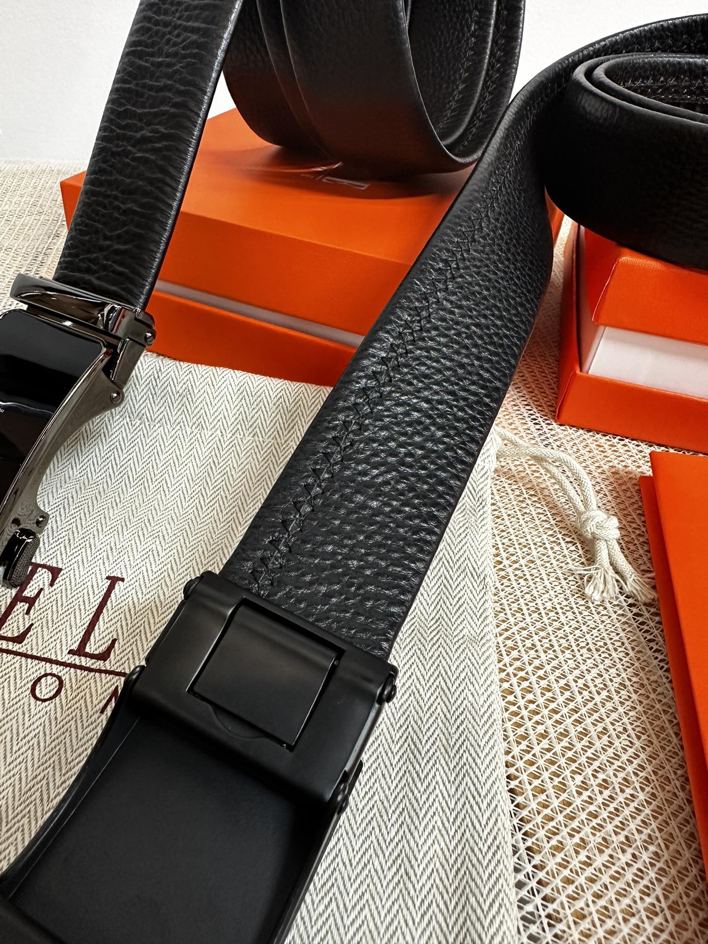 Roger Vivier Haute Couture Luxury Atelier Designer Belt Tie Accessories 4