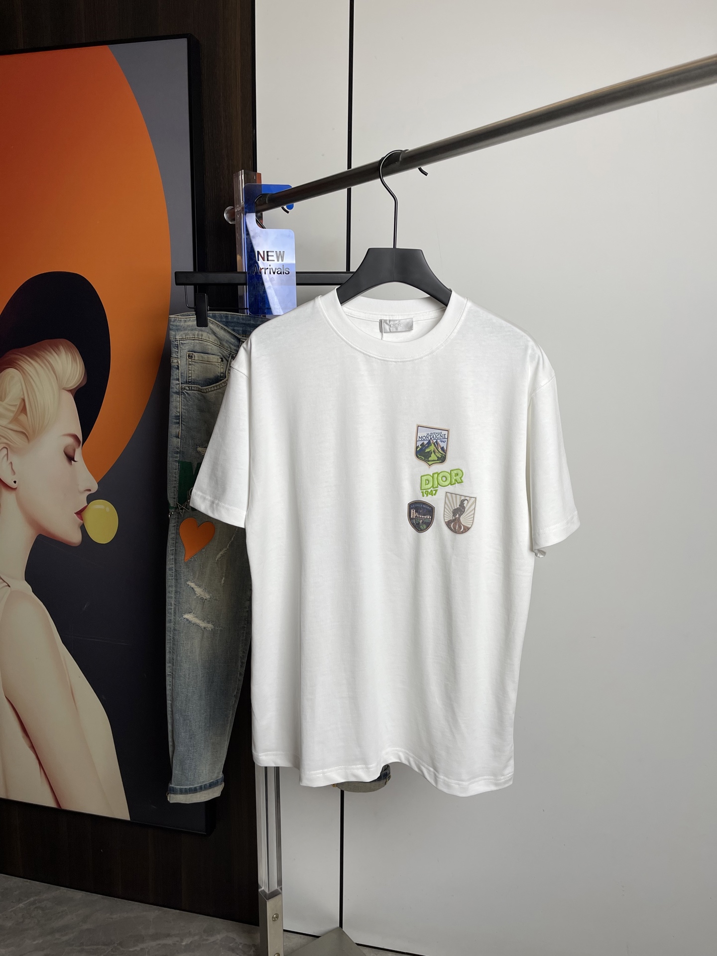 Dior2026春夏新品短袖T恤，原版印花刺绣.三标齐 ！简约百搭款。高克纯棉面料.穿着透气舒适！黑白两