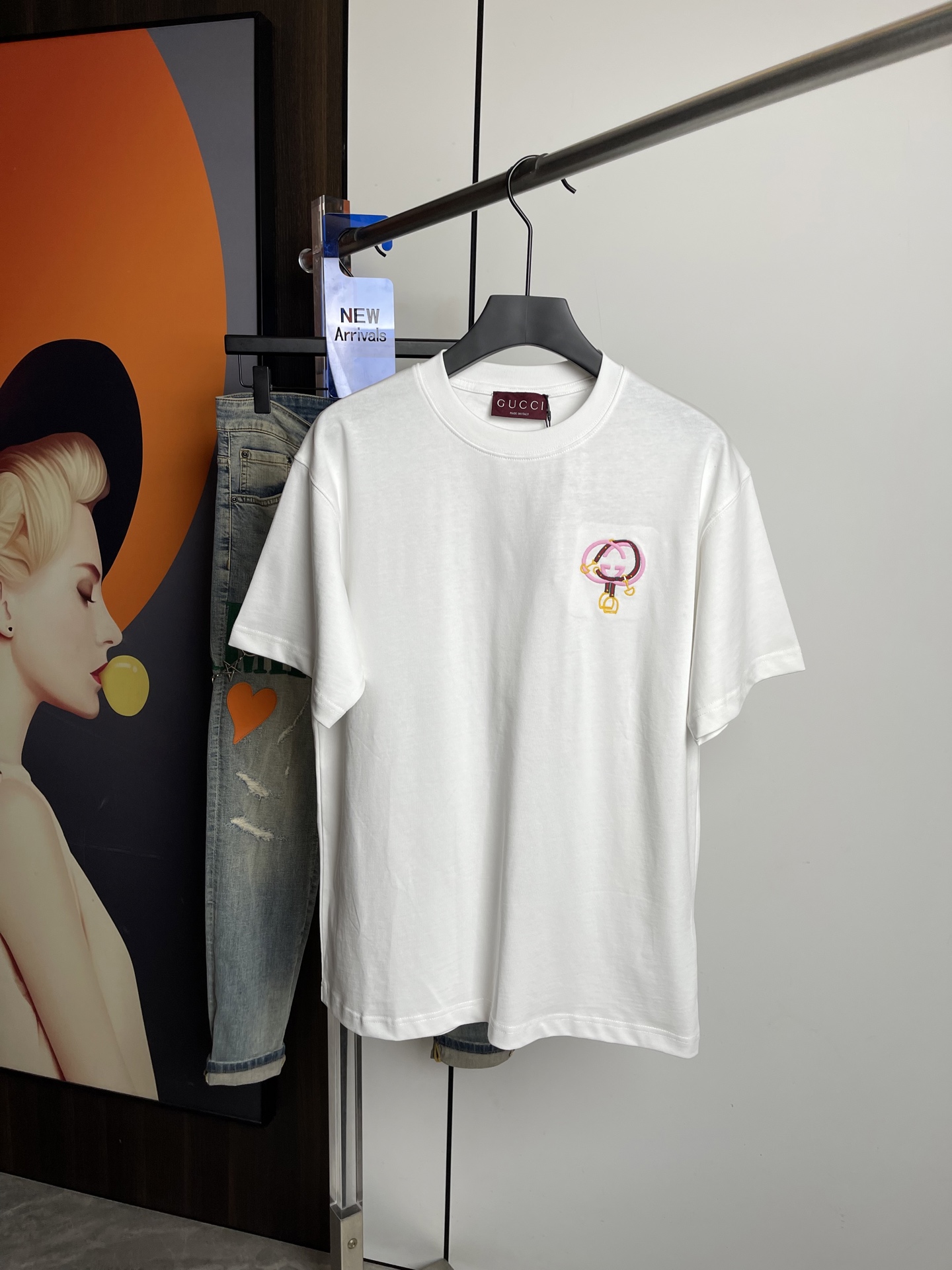 Gucci2026春夏新品短袖T恤，原版印花刺绣.三标齐 ！简约百搭款。高克纯棉面料.穿着透气舒适！白色