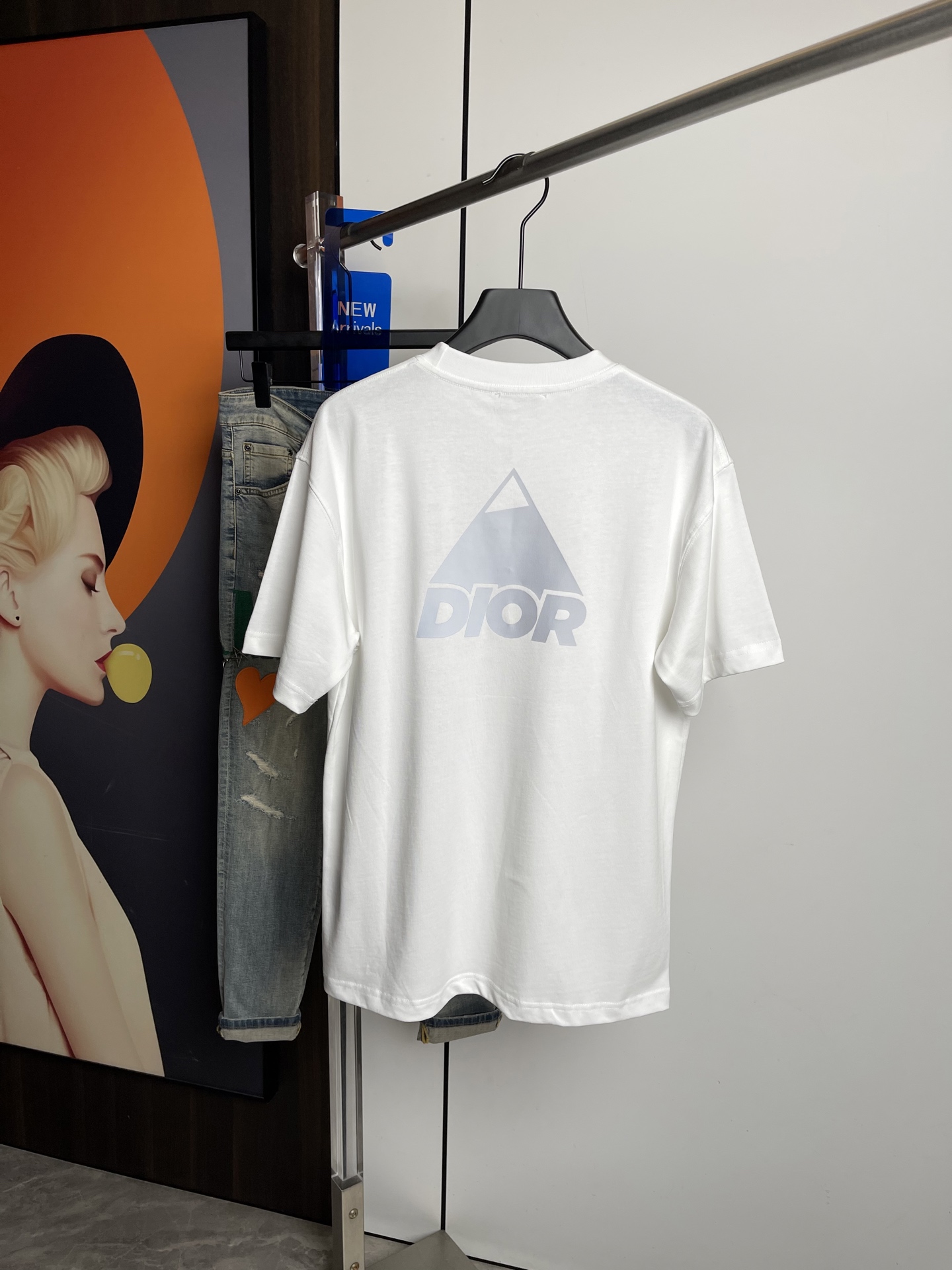 Dior2026春夏新品短袖T恤，原版印花刺绣.三标齐 ！简约百搭款。高克纯棉面料.穿着透气舒适！黑白两