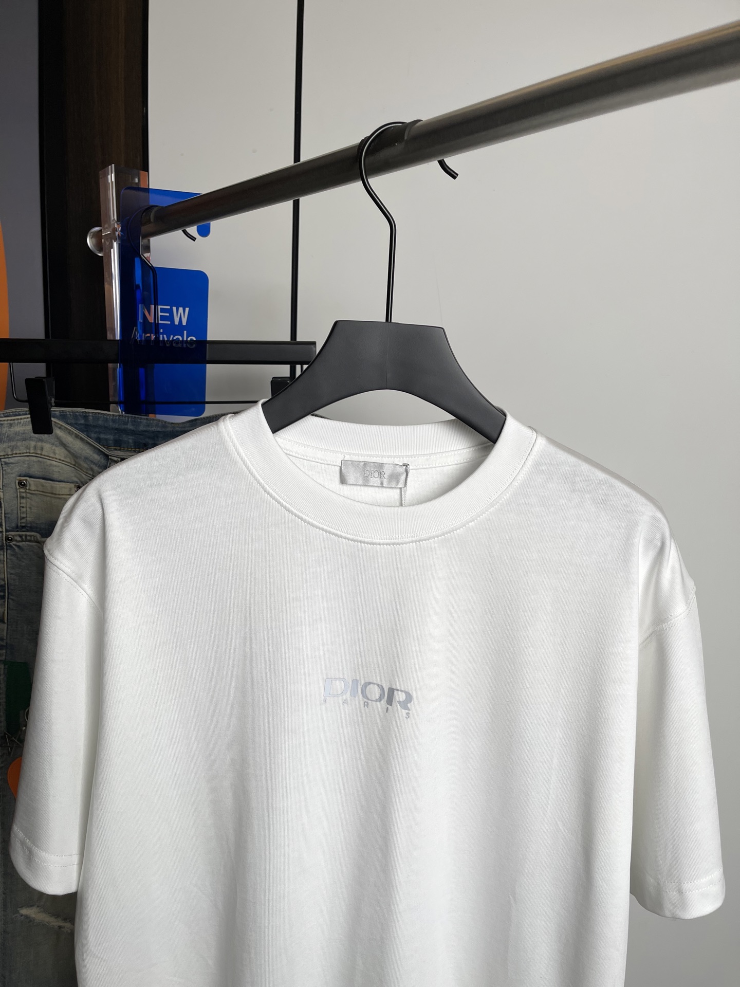 Dior2026春夏新品短袖T恤，原版印花刺绣.三标齐 ！简约百搭款。高克纯棉面料.穿着透气舒适！黑白两