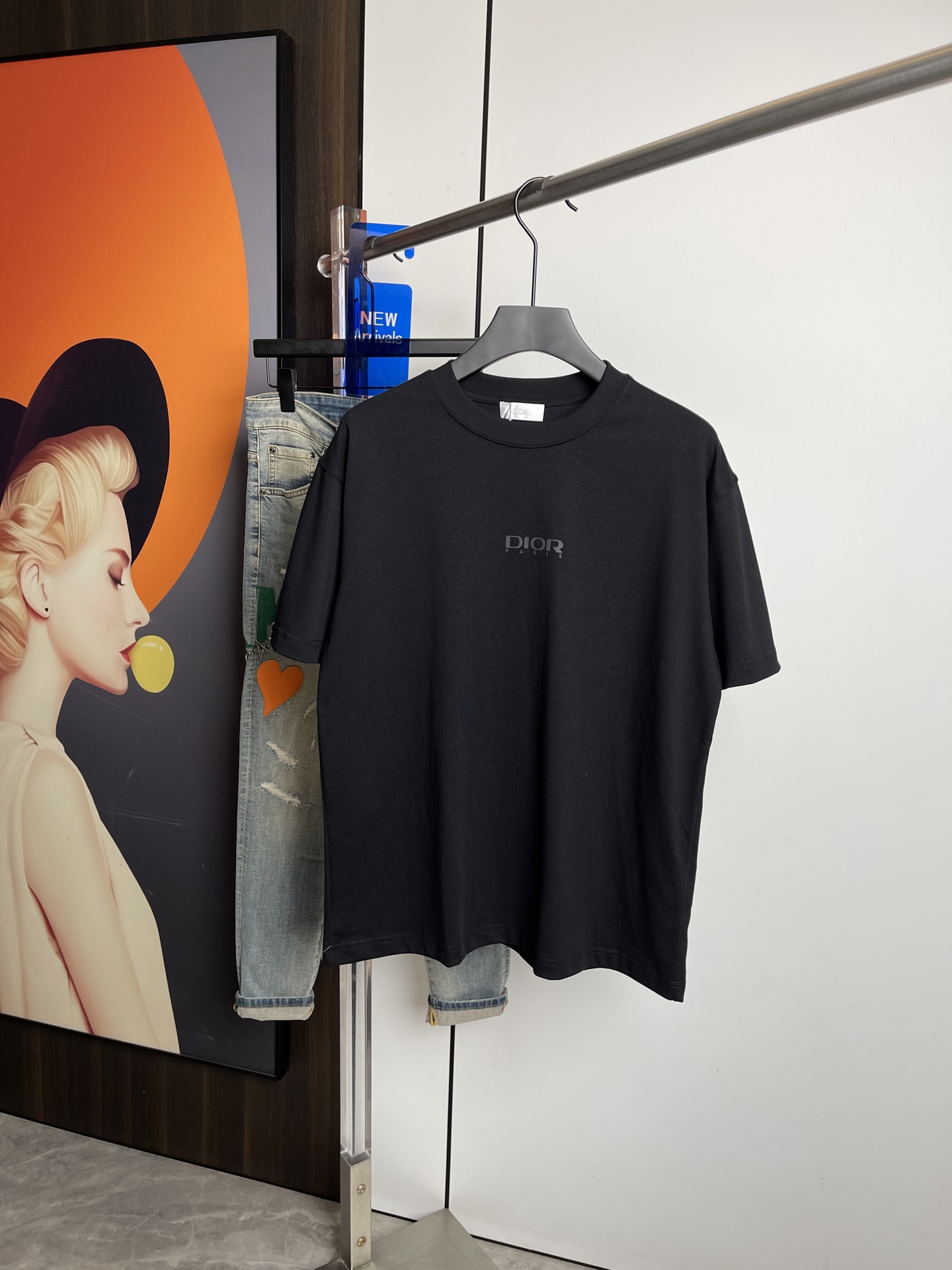 Dior2026春夏新品短袖T恤，原版印花刺绣.三标齐 ！简约百搭款。高克纯棉面料.穿着透气舒适！黑白两