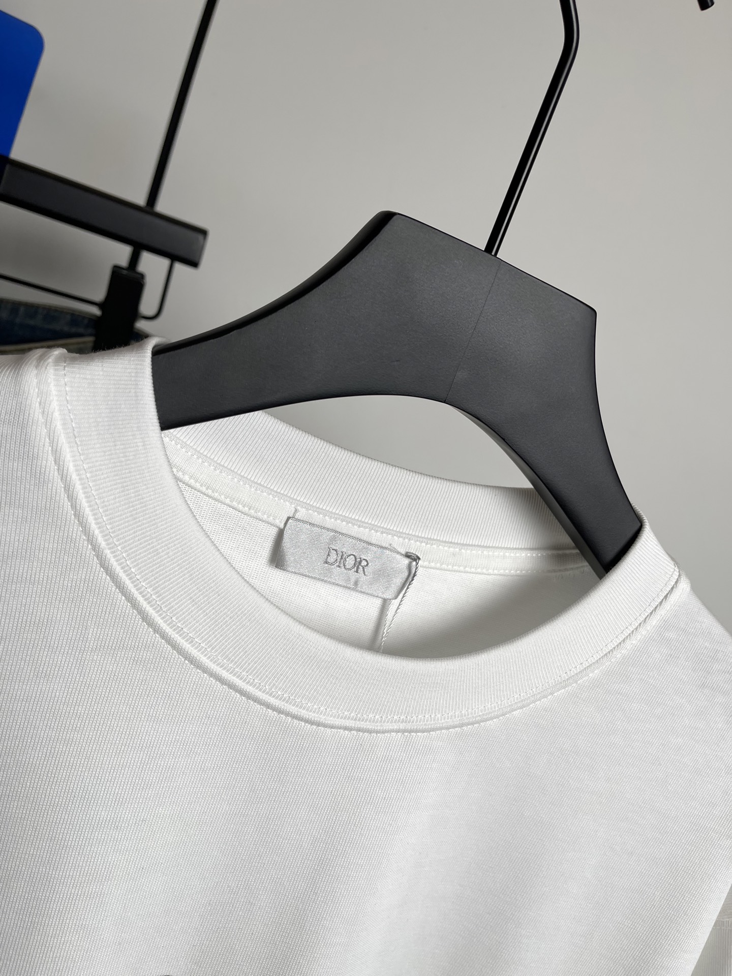 Dior2026春夏新品短袖T恤，原版印花刺绣.三标齐 ！简约百搭款。高克纯棉面料.穿着透气舒适！黑白两