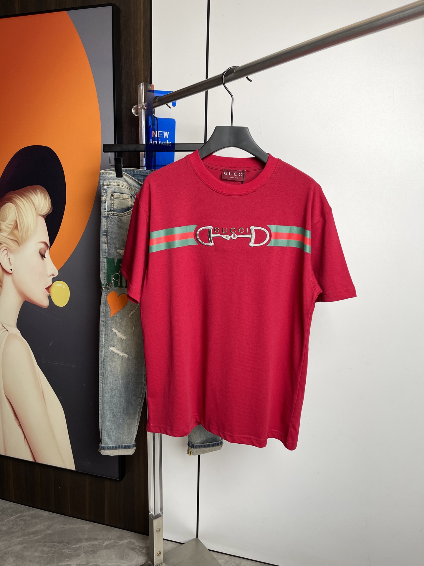 Gucci2026春夏新品短袖T恤，原版印花刺绣.三标齐 ！简约百搭款。高克纯棉面料.穿着透气舒适！白红