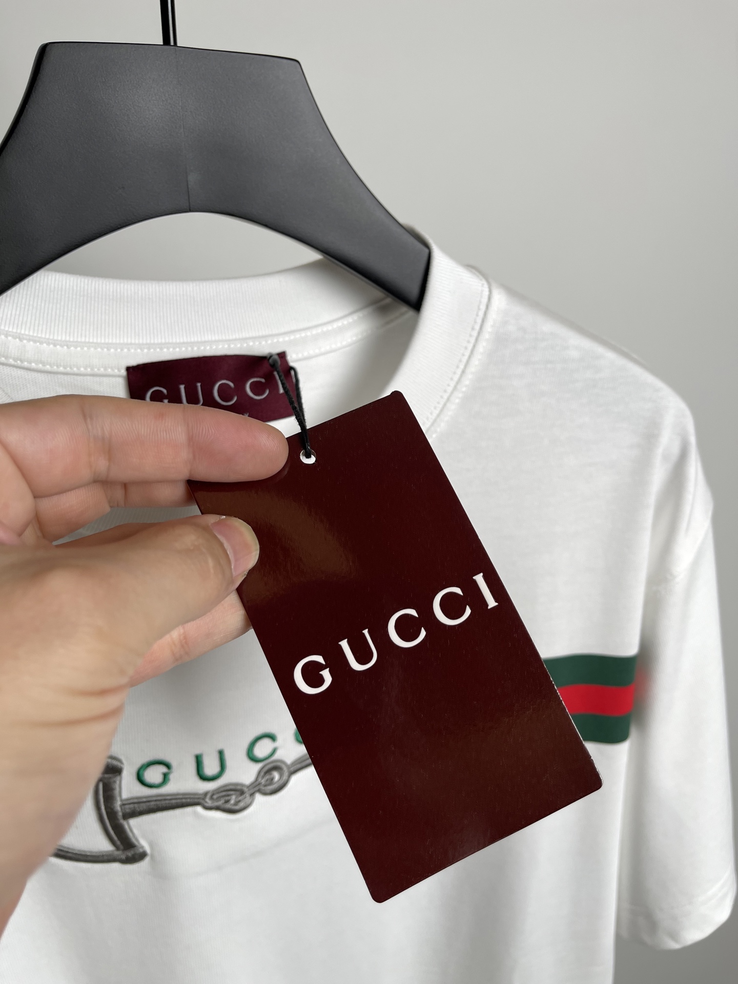 Gucci2026春夏新品短袖T恤，原版印花刺绣.三标齐 ！简约百搭款。高克纯棉面料.穿着透气舒适！白红