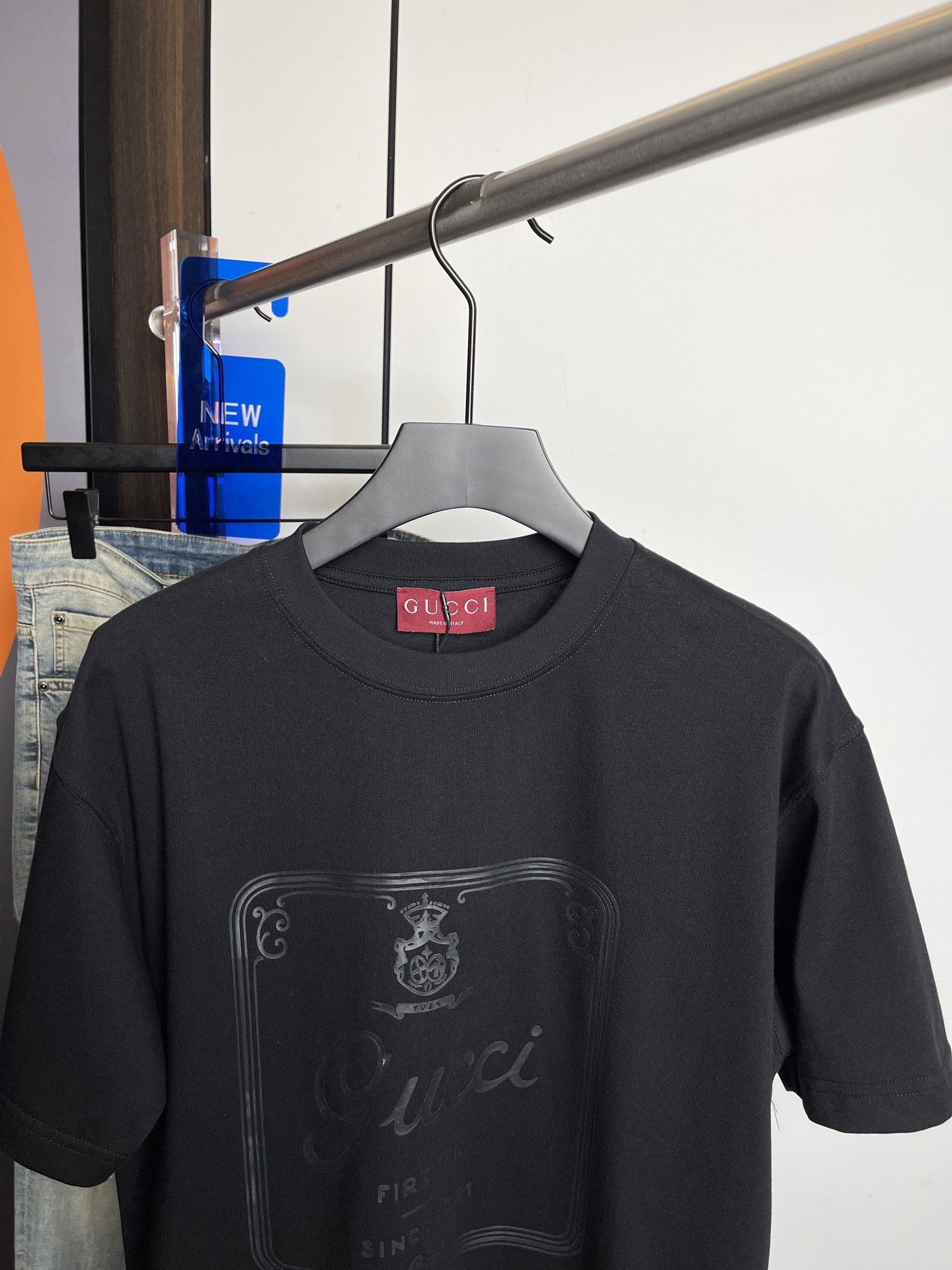 Gucci2026春夏新品短袖T恤，原版印花刺绣.三标齐 ！简约百搭款。高克纯棉面料.穿着透气舒适！黑白