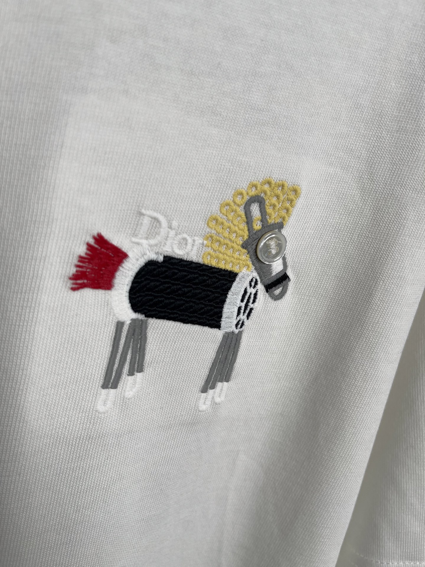 Dior2026春夏新品短袖T恤，原版印花刺绣.三标齐 ！简约百搭款。高克纯棉面料.穿着透气舒适！黑白灰