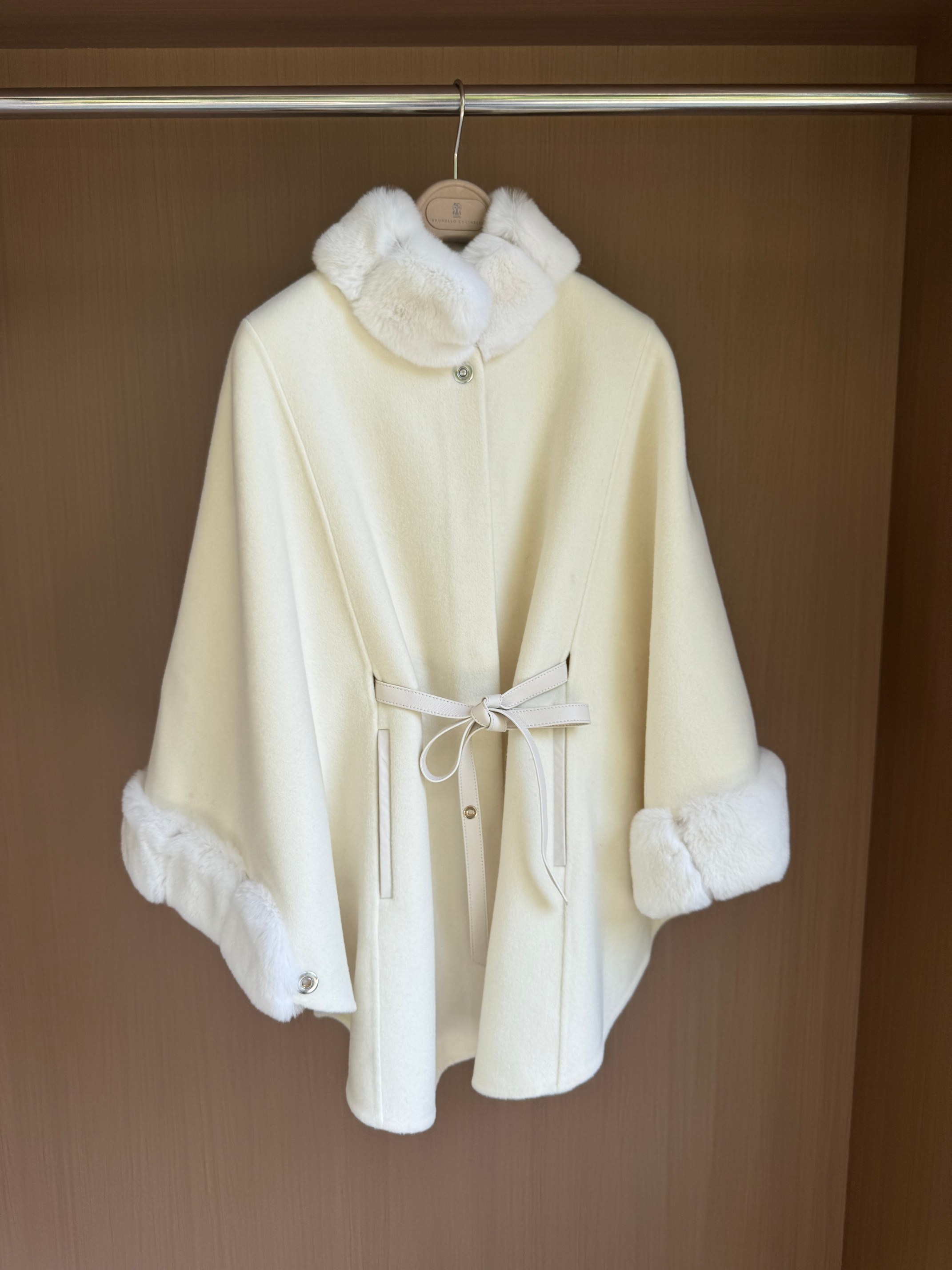 Elegant Wool Blend Cape Coat with Genuine Leather Belt - 9 Stylish Colors 8 a1759592451728 4052