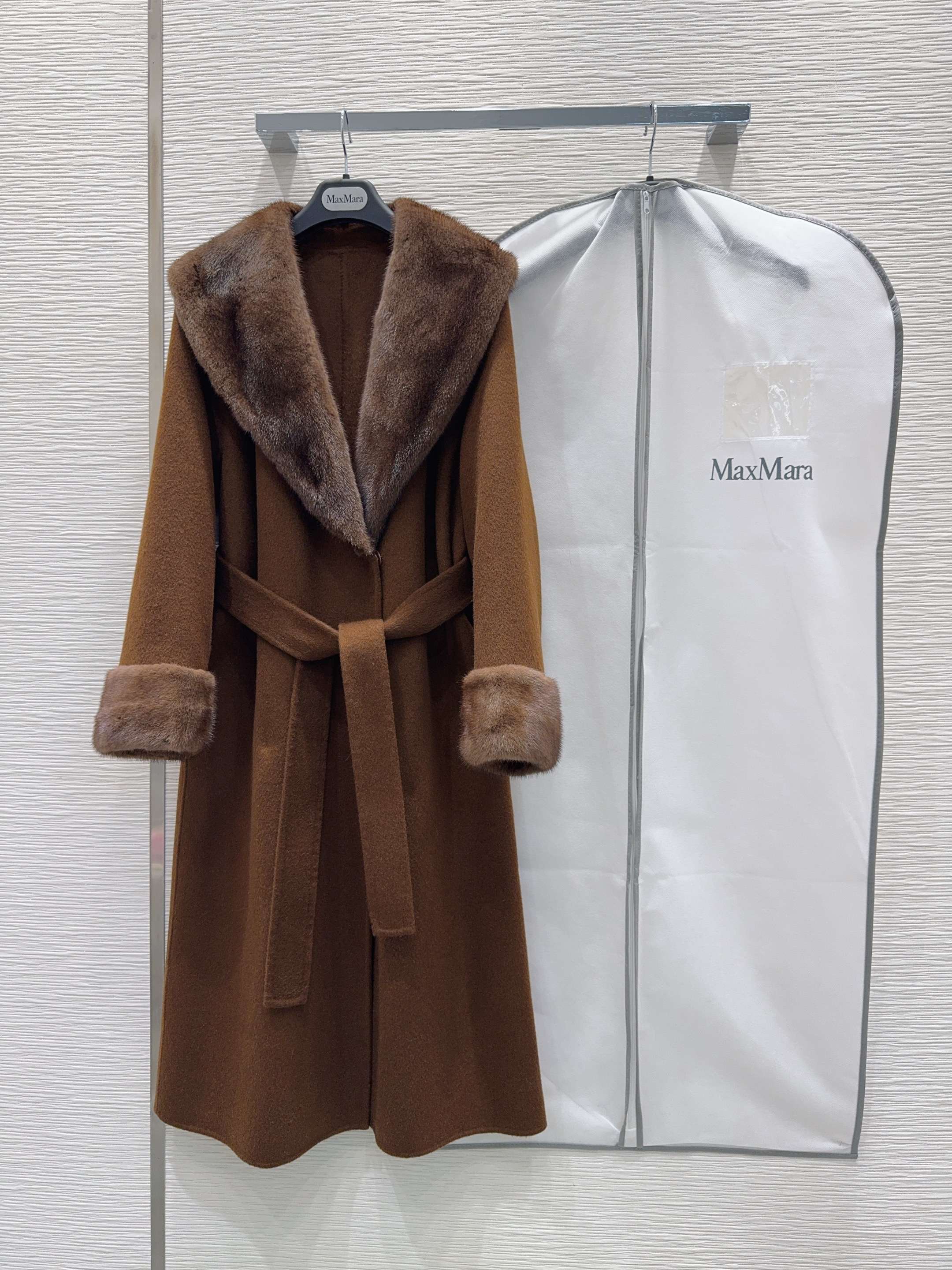 Elegant Double-Faced Cashmere Wool Coat - Max Mar*a Inspired 9 a1759679532002 0475