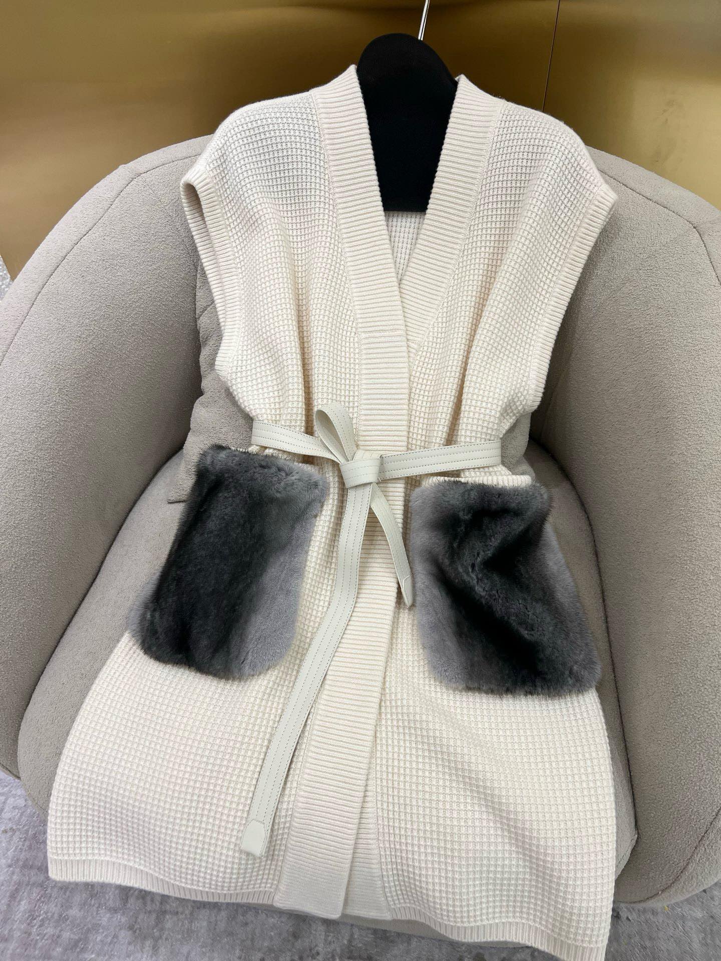 Elegant Mink Fur Patchwork Knitted Vest Coat - Luxurious & Fashionable 10 a1759852035678 7667