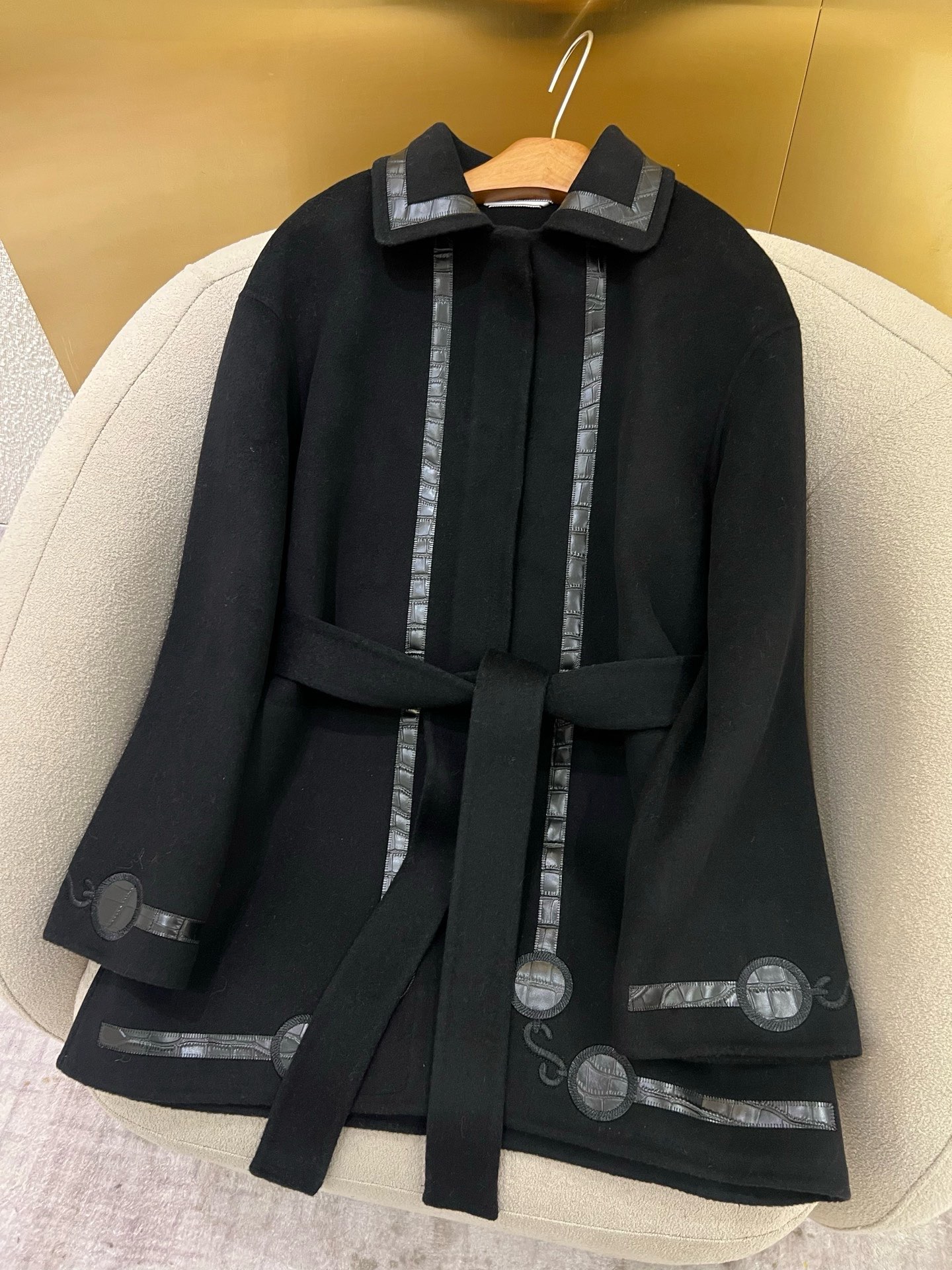 Elegant Embroidered Cashmere Wool Coat with Crocodile Leather Detail 10 a1759852173043 0352