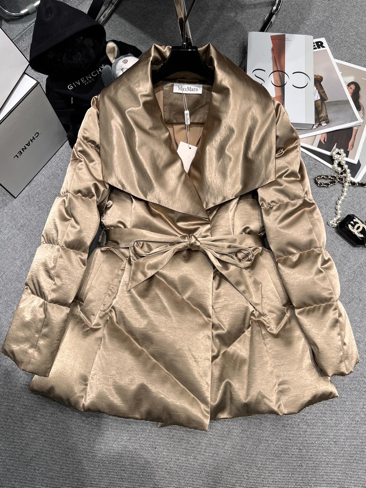 MaxMara 2025 Fall/Winter Goose Down Coat with Magnetic Buckle Belted 8 a1761493660373 8450