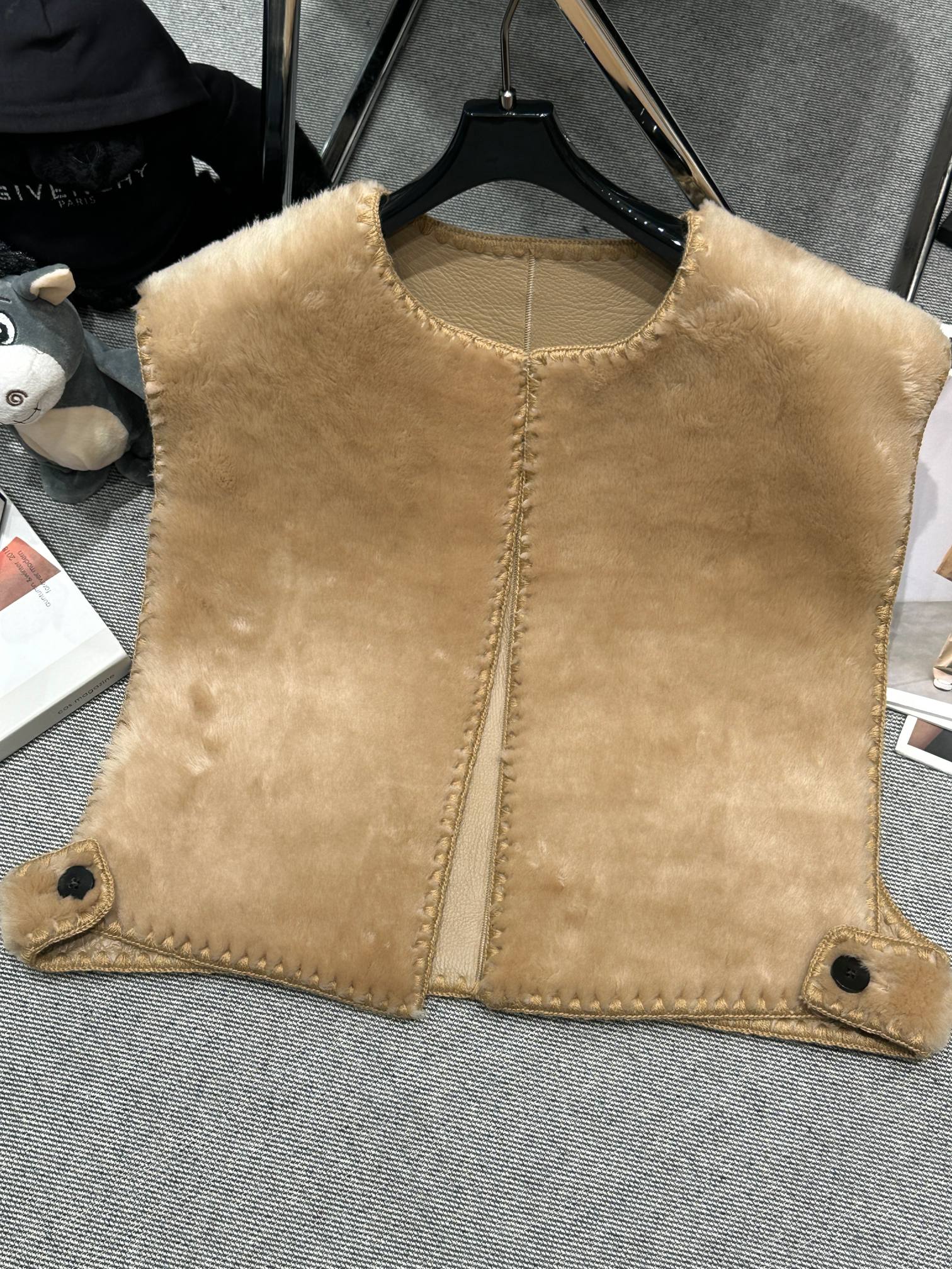 Loewe Shearling Vest with Embroidered Edges - Luxurious & Versatile 8 a1761493693901 8284