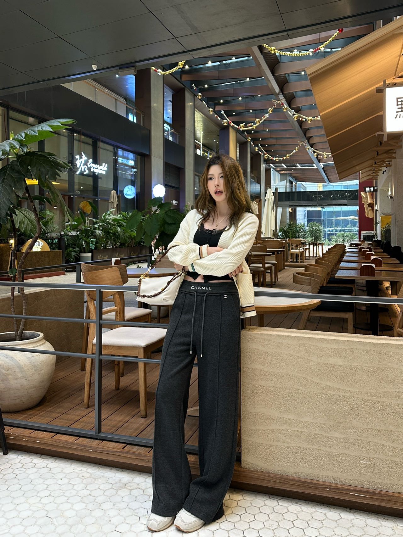 Chanel 2025FW High-Waisted Wide Leg Pants - Chic & Timeless Style 9 a1761493793378 2328