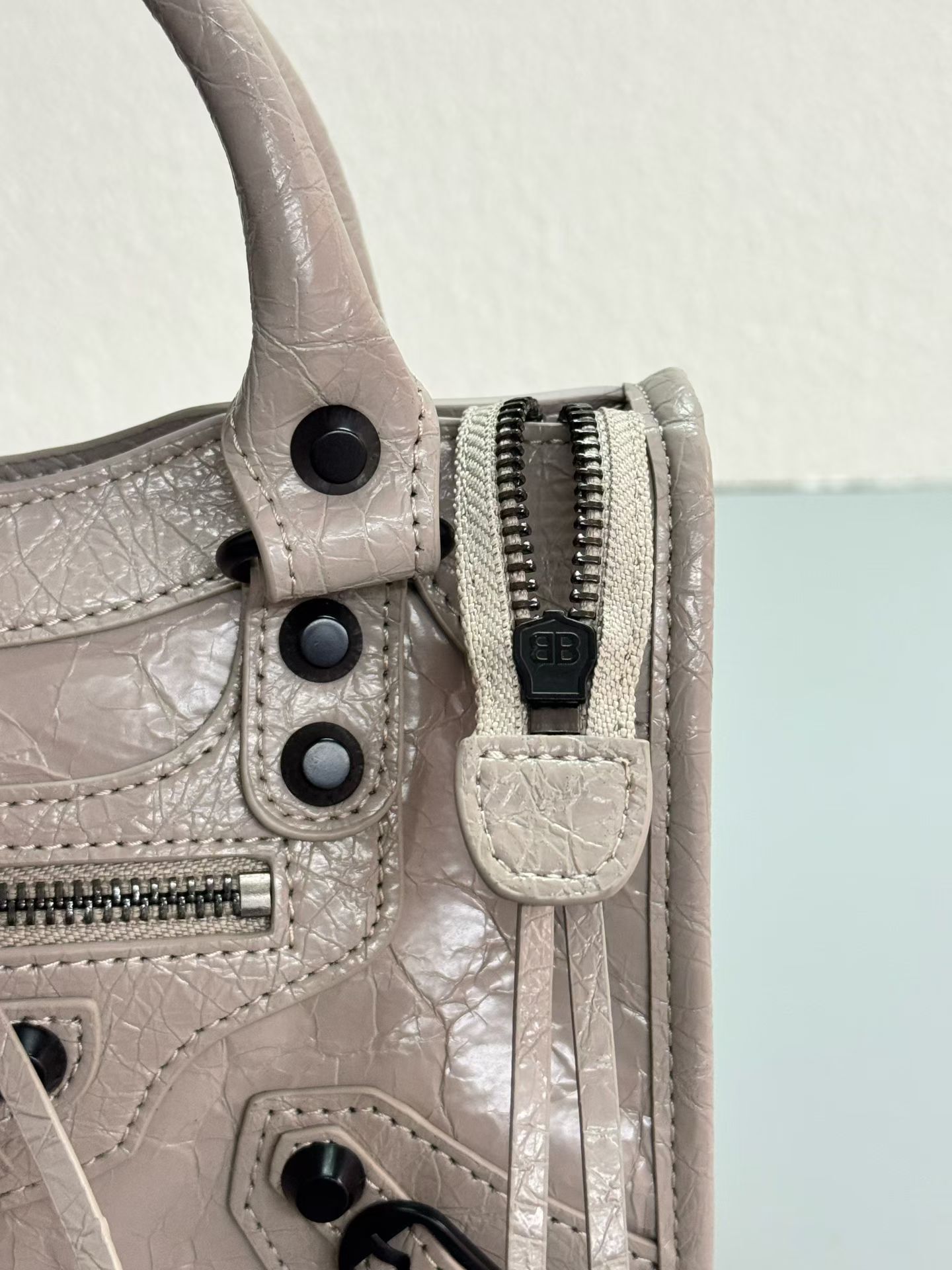 Balenciaga bag Medium size free shipping — photo 4