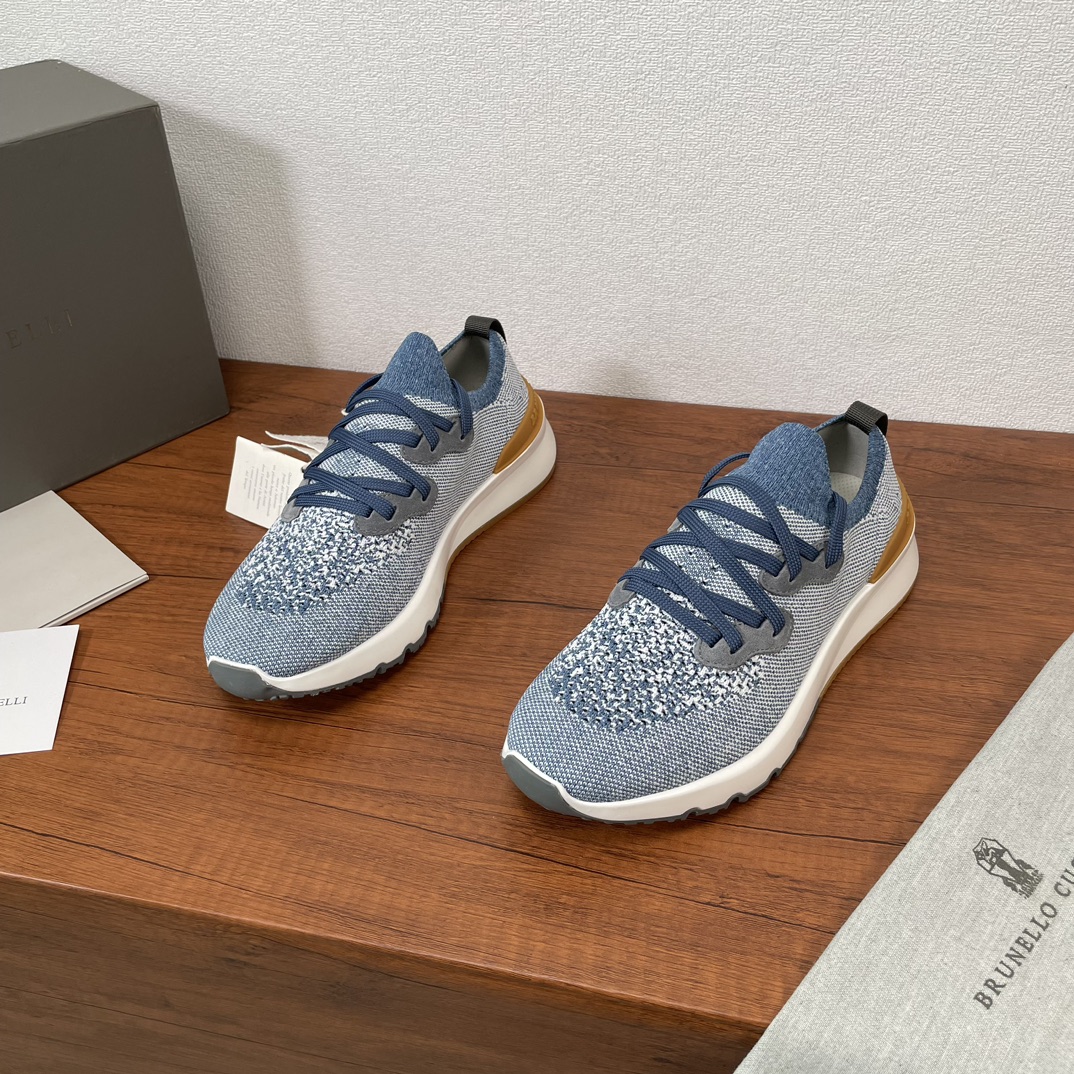 NO:275512,Code: Batch BRUNELLO CUCINELLI BC new men's cotton knitted casual sneakers Brunello Cucinelli's classic yarn inspires the exquisiteness and sporty taste of this sneaker. The upper of the variegated knitted upper is extremely light and elastic, and the sides of the shoe show a tight appearance. The toe adopts the unique 