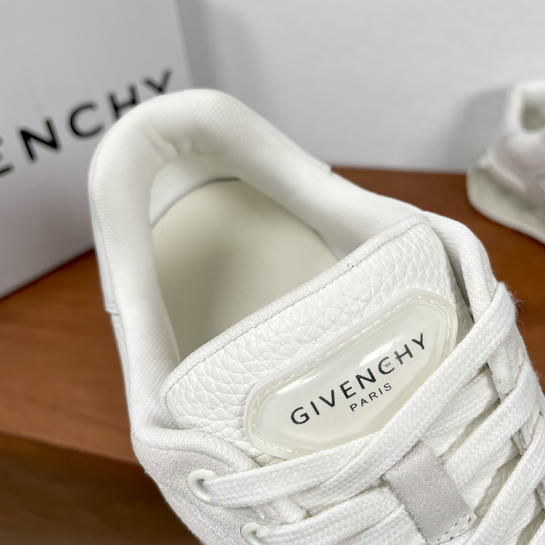 Givenchy/纪梵希 新款男士拼接气垫厚底运动鞋 7