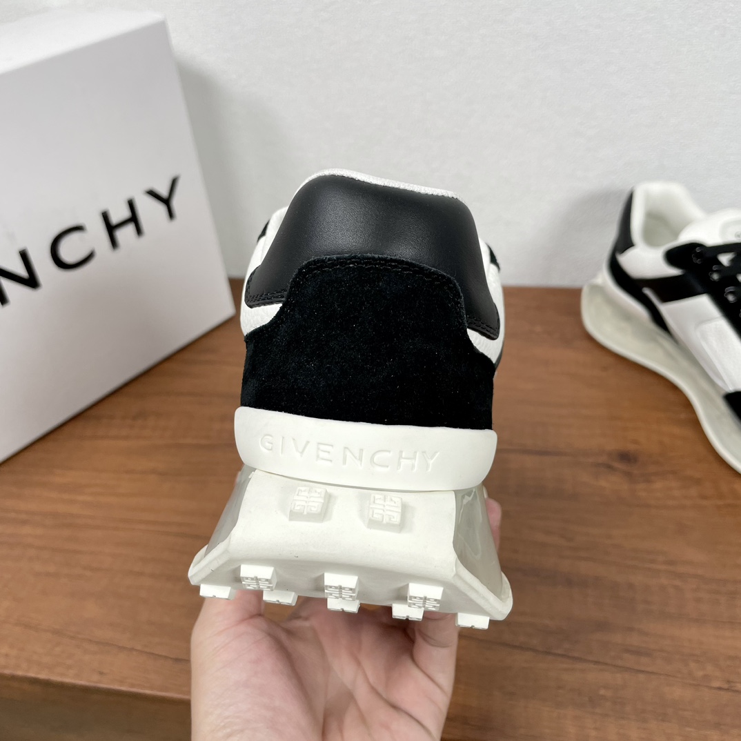 Givenchy/纪梵希 新款男士拼接气垫厚底运动鞋 5
