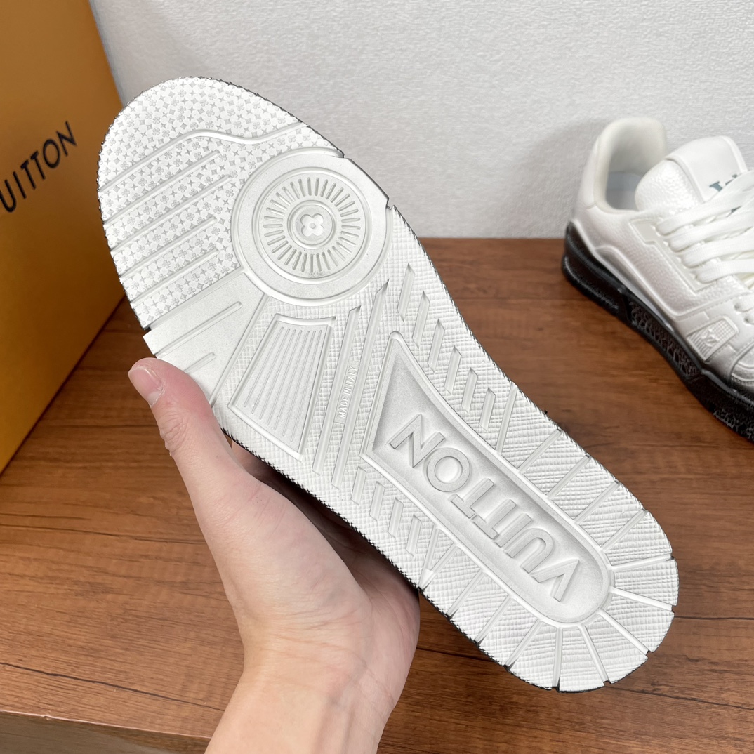 Louis Vuitton Trainer Sneaker White Leather, Iconic Design and Comfortable Fit 7 i1734593883 6386 3