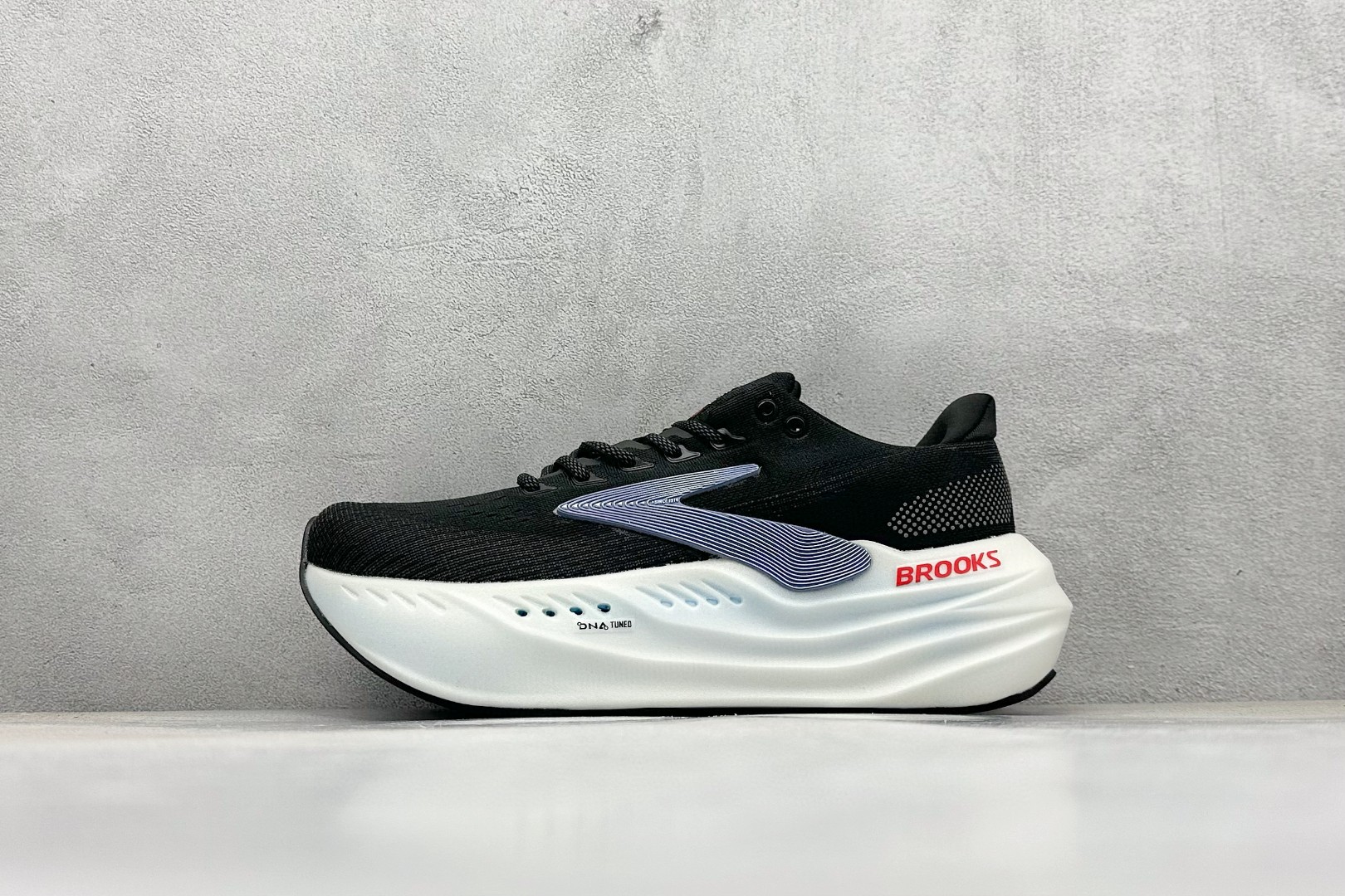 🈴终端放货💰180
 Brooks Glycerin Max 布鲁克斯 超级甘油缓震马拉松慢跑鞋
#广东超临界大底 原楦原纸板 客供原厂材料开发 极致一眼正品既视感 细节如图所示

货号：120436 1B 208
尺码：36-46带半码 BLKH