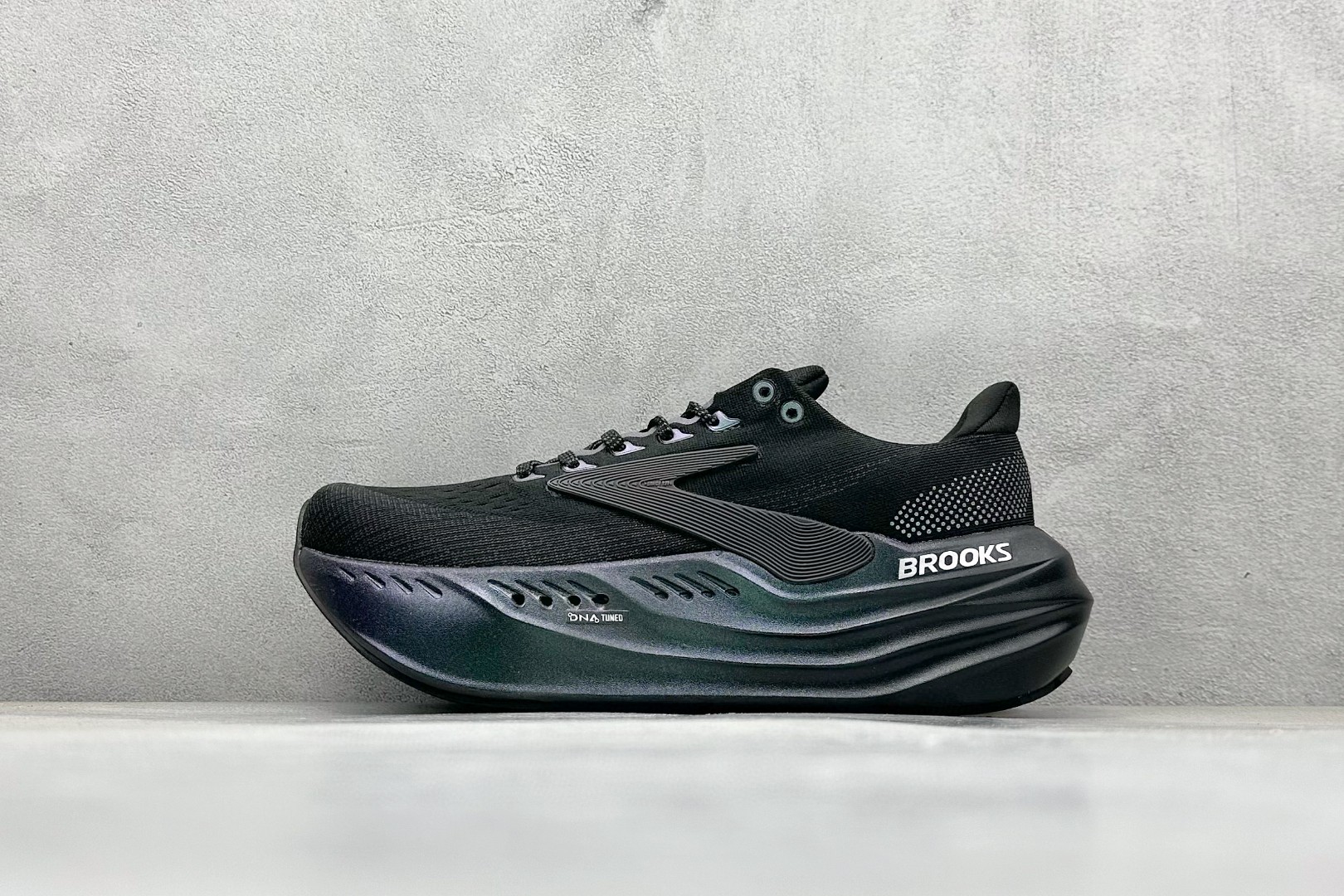 🈴终端放货💰180
 Brooks Glycerin Max 布鲁克斯 超级甘油缓震马拉松慢跑鞋
#广东超临界大底 原楦原纸板 客供原厂材料开发 极致一眼正品既视感 细节如图所示

货号：120436 1B 208
尺码：36-46带半码 BLKH