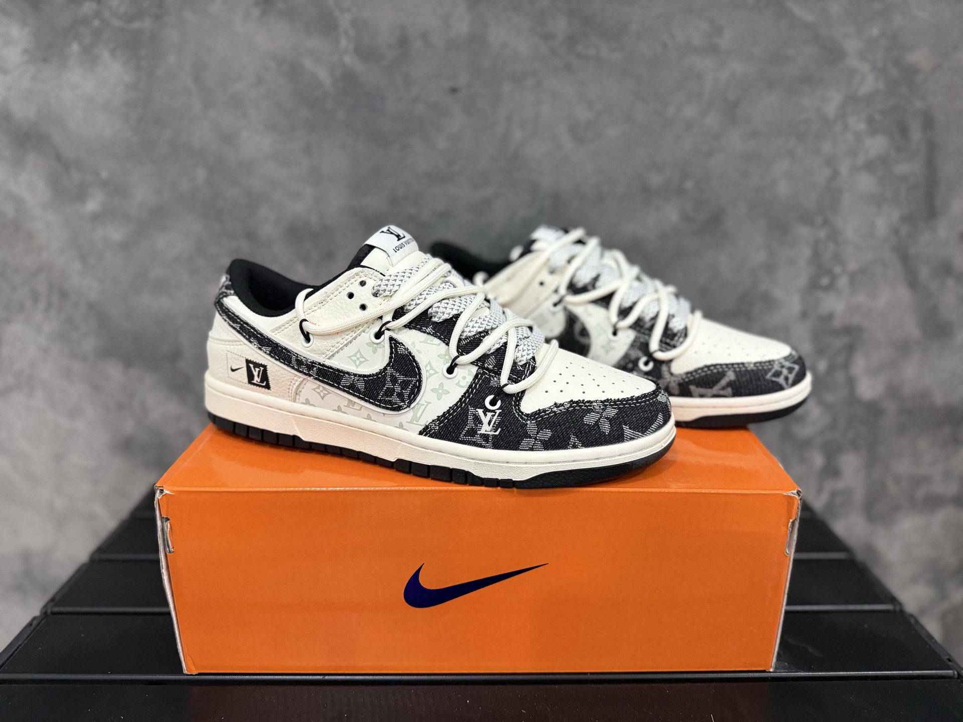 Nk SB Dunk Low LV Stussy, photo 2