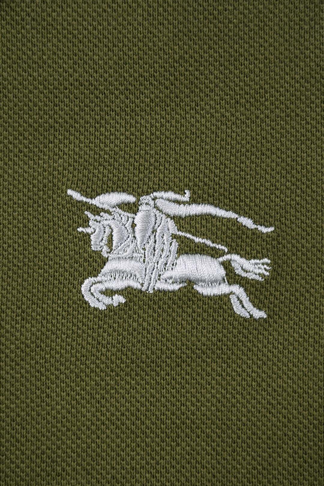 Поло Burberry оливкового цвета