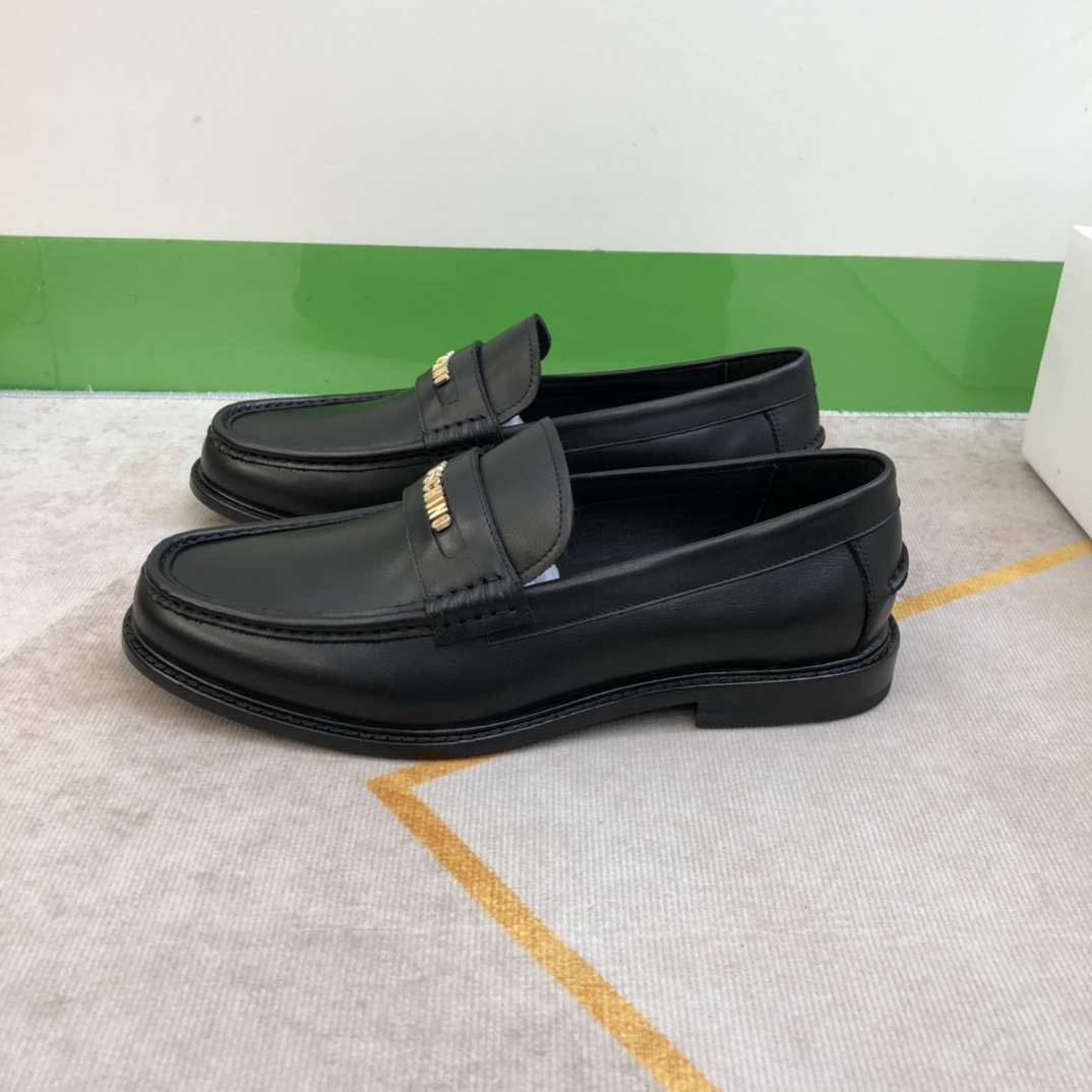 ️Moschino️莫斯奇诺德比鞋真皮底款️码39一445一10️休闲走秀皮鞋！纯正高品质可11比较！面