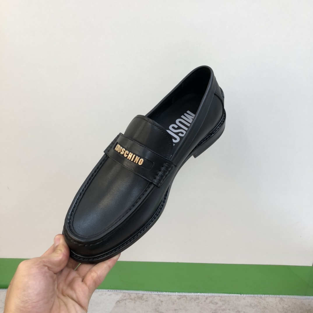 ️Moschino️莫斯奇诺德比鞋真皮底款️码39一445一10️休闲走秀皮鞋！纯正高品质可11比较！面