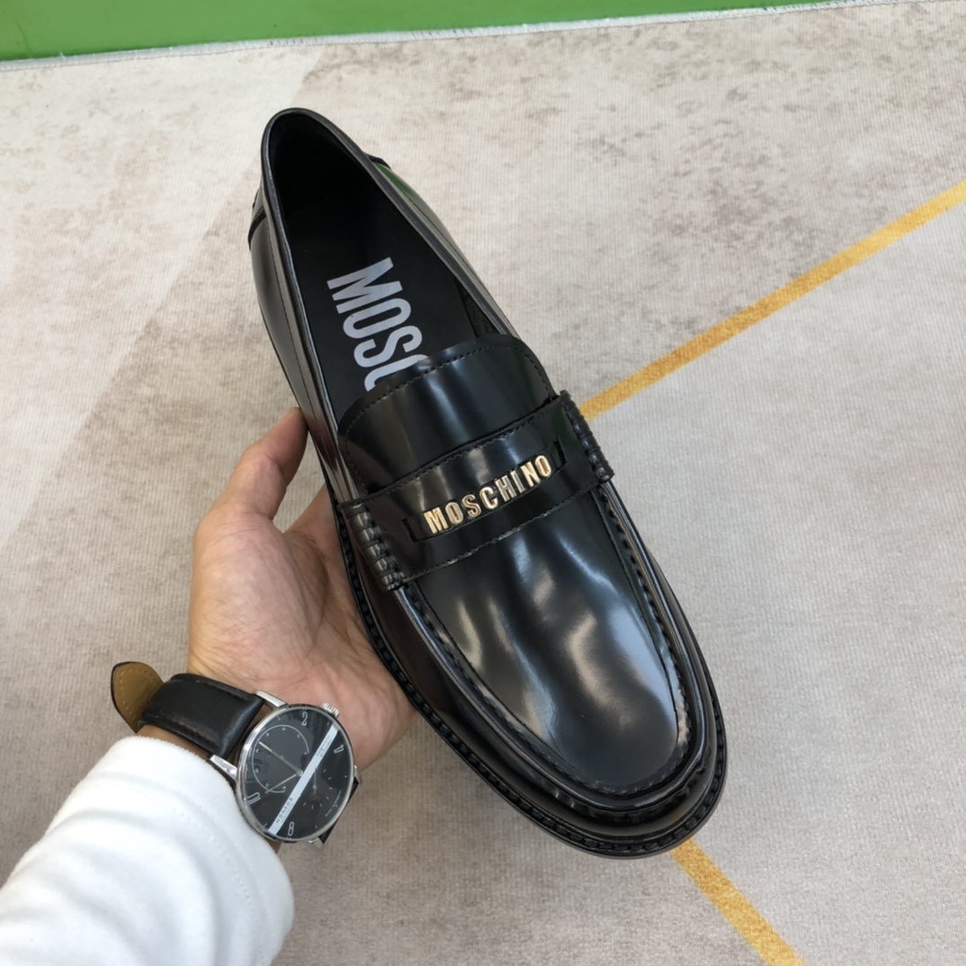 ️Moschino️莫斯奇诺德比鞋真皮底款️码39一445一10️休闲走秀皮鞋！纯正高品质可11比较！面