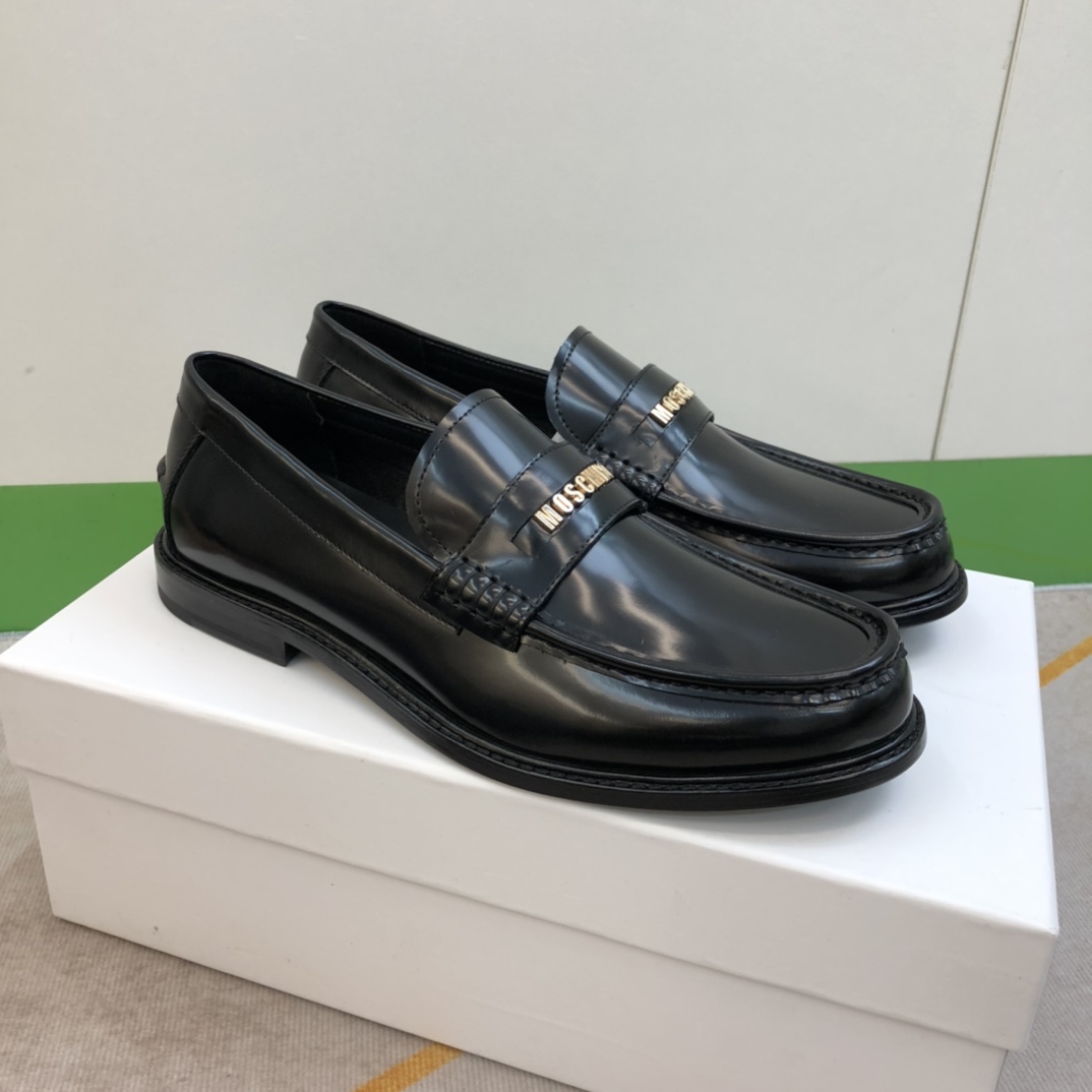 ️Moschino️莫斯奇诺德比鞋真皮底款️码39一445一10️休闲走秀皮鞋！纯正高品质可11比较！面