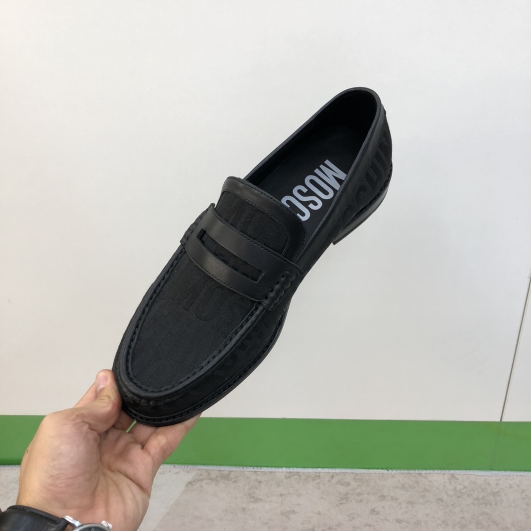 ️Moschino️莫斯奇诺德比鞋真皮底款️码39一445一10️休闲走秀皮鞋！纯正高品质可11比较！面