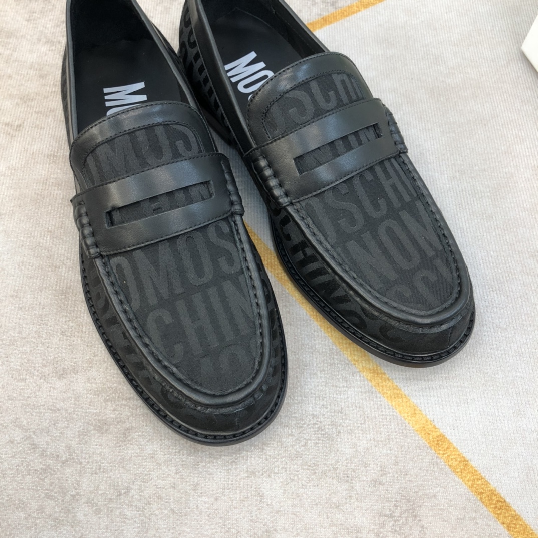 ️Moschino️莫斯奇诺德比鞋真皮底款️码39一445一10️休闲走秀皮鞋！纯正高品质可11比较！面