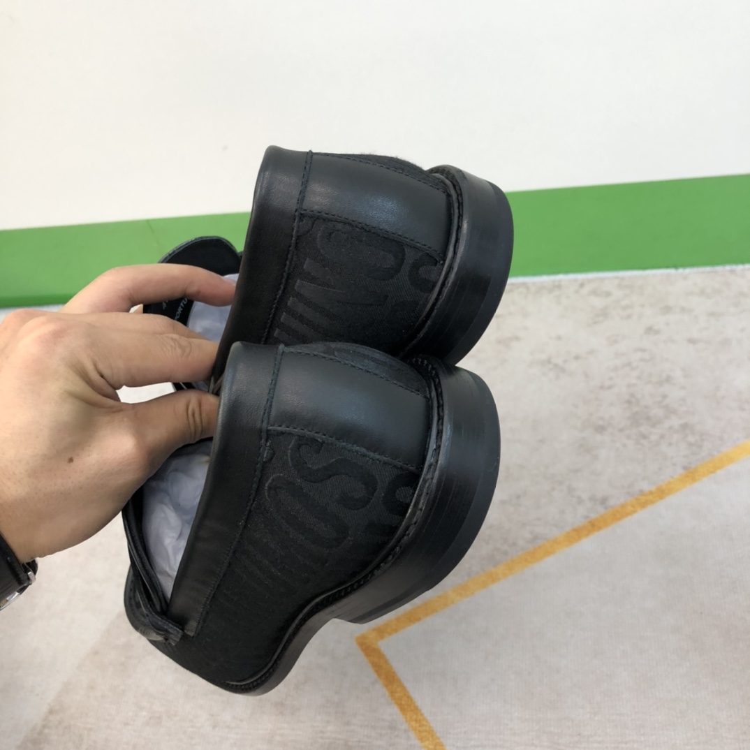 ️Moschino️莫斯奇诺德比鞋真皮底款️码39一445一10️休闲走秀皮鞋！纯正高品质可11比较！面