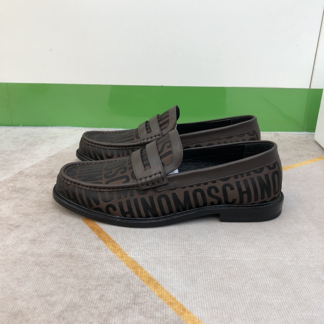 ️Moschino️莫斯奇诺德比鞋真皮底款️码39一445一10️休闲走秀皮鞋！纯正高品质可11比较！面